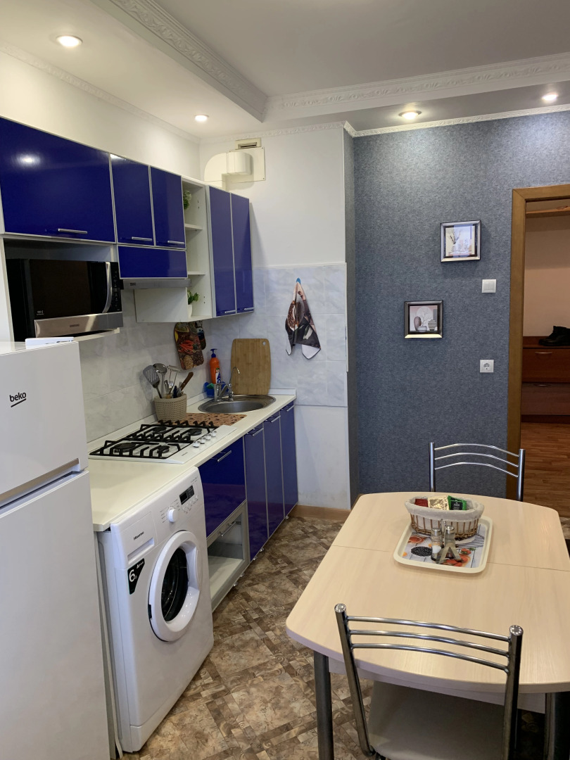 Квартира с Балконом на Строителей 28