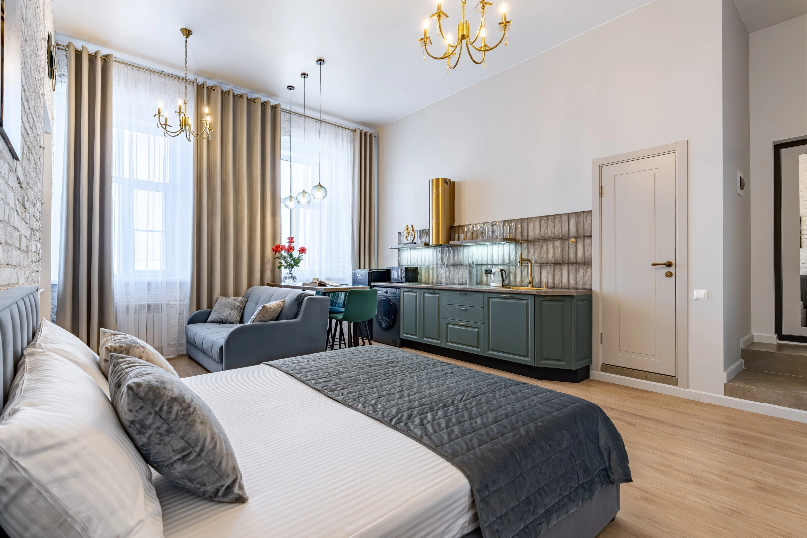 Апартаменты Лофт с видом на Неву