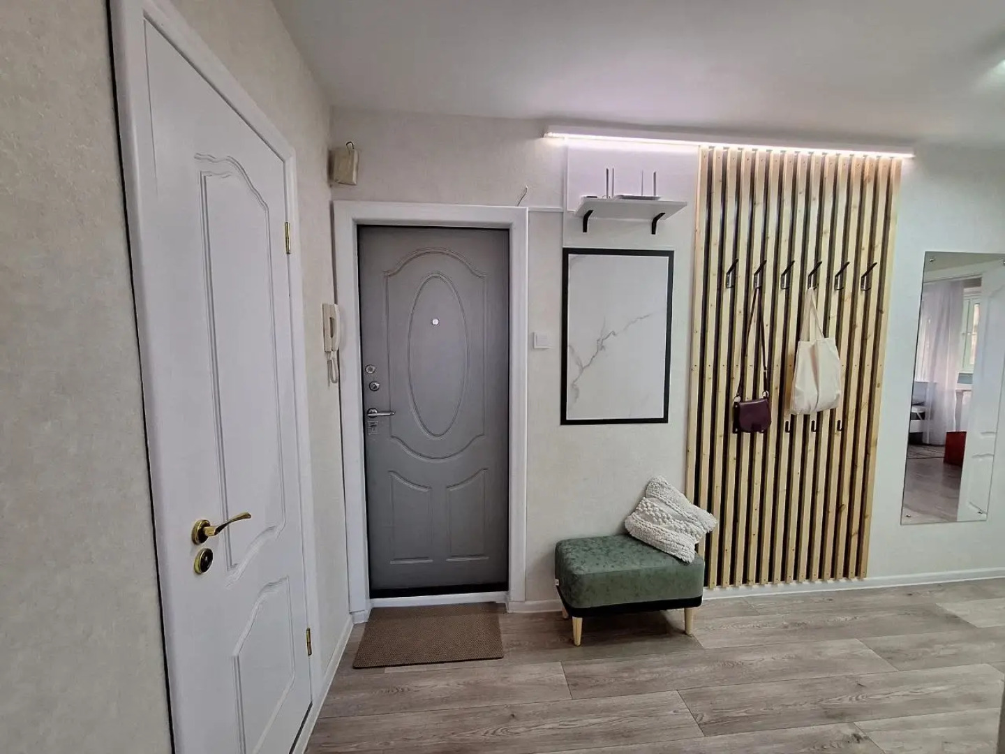 Квартира новая до 4+2 человек "Версаль апартмент"