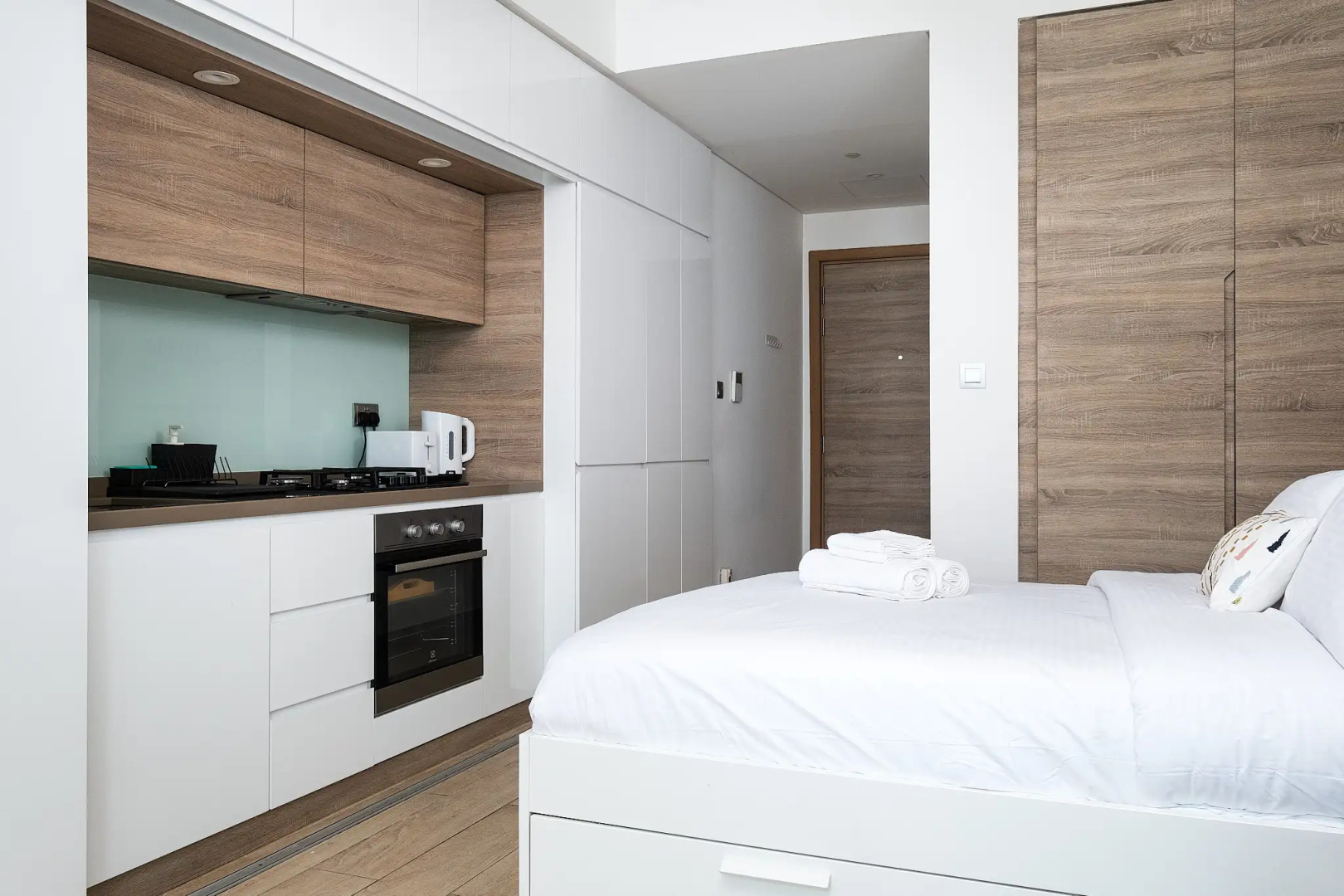 Апартаменты Welcome Home in Studio One Tower Студия