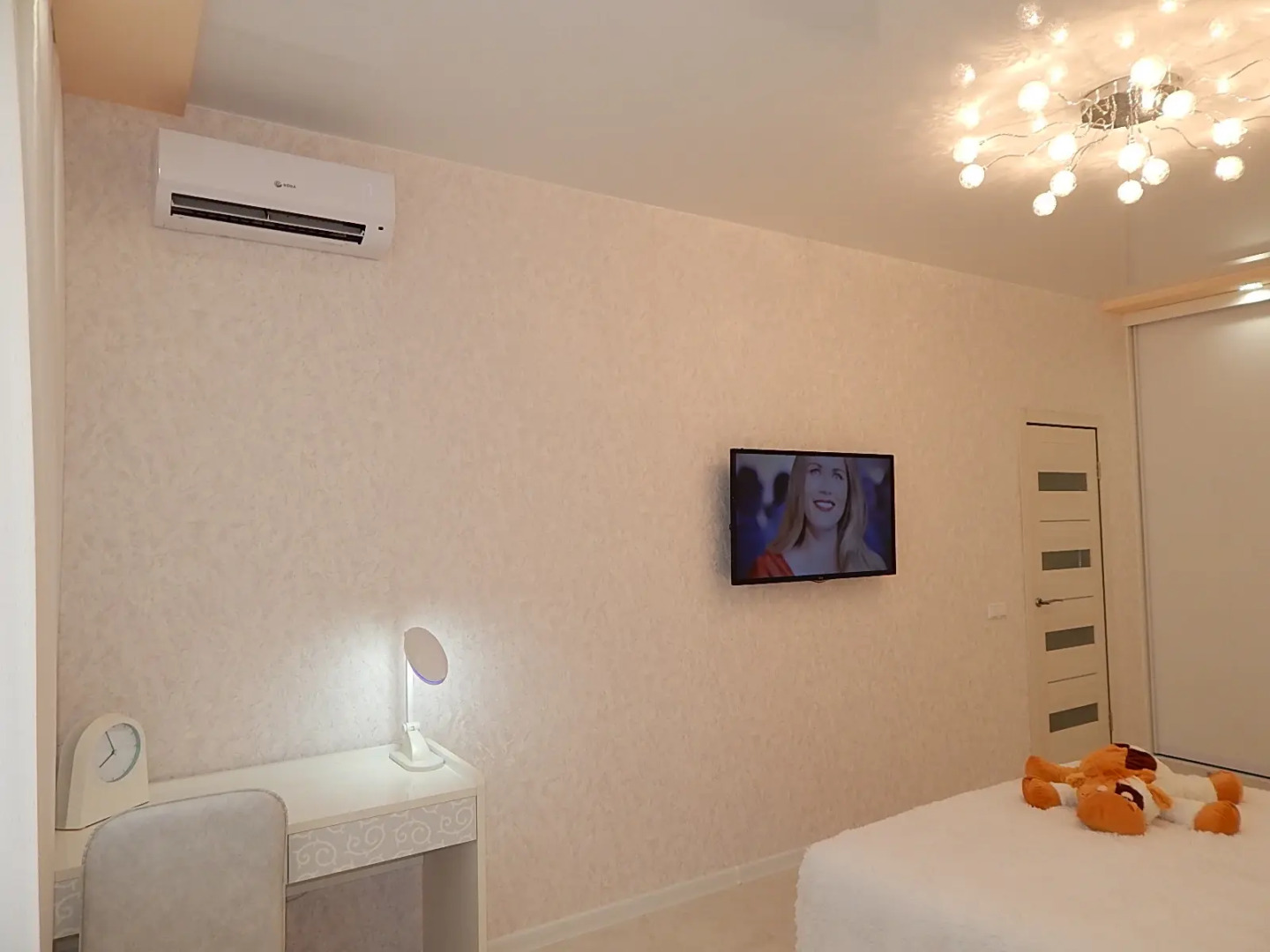 Элитная 2х квартира класса люкс с камином, джакузи и кондиционером на ул. Ядринцевская. Метро площадь Ленина