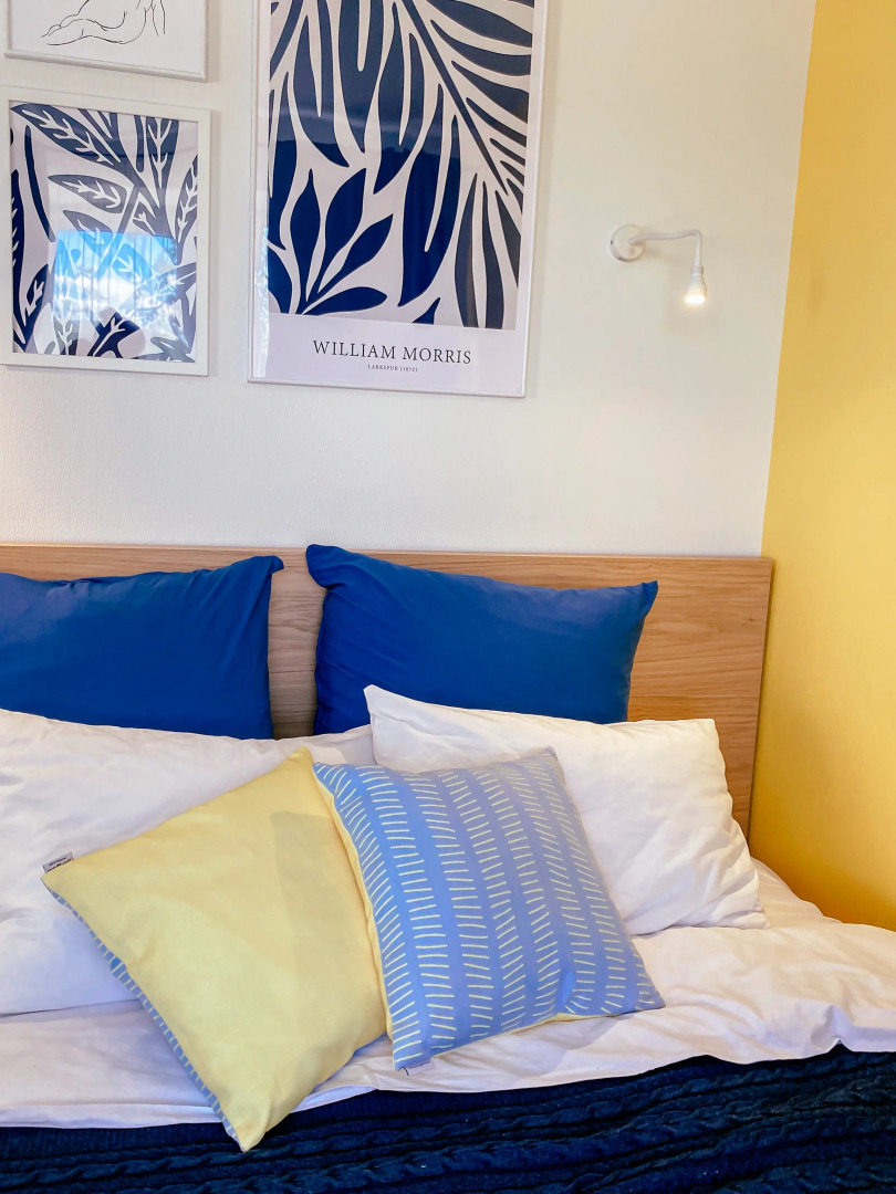 Arctic House Yellow в центре города