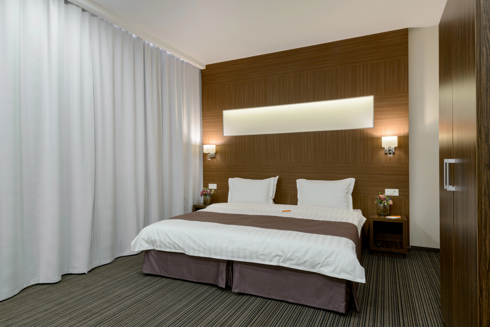 Отель PARK WOOD HOTEL