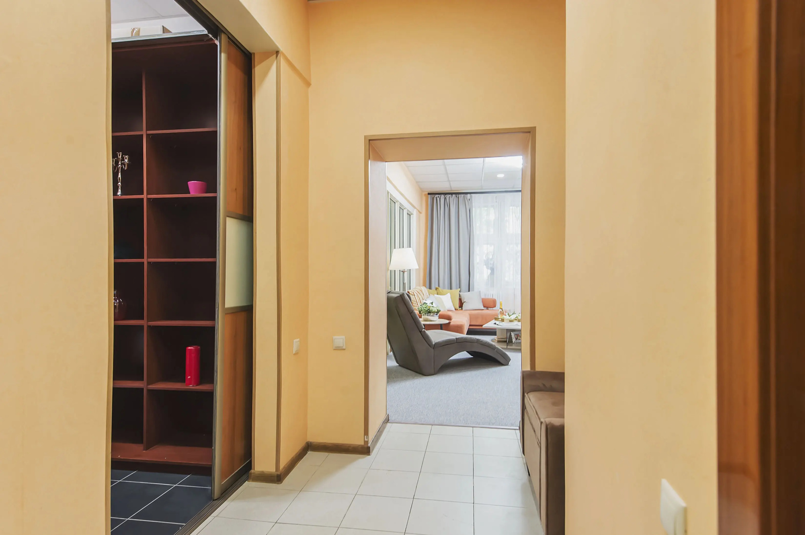 Квартира GM Apartments Стильная Трехкомнатная в центре рядом с МХАТ