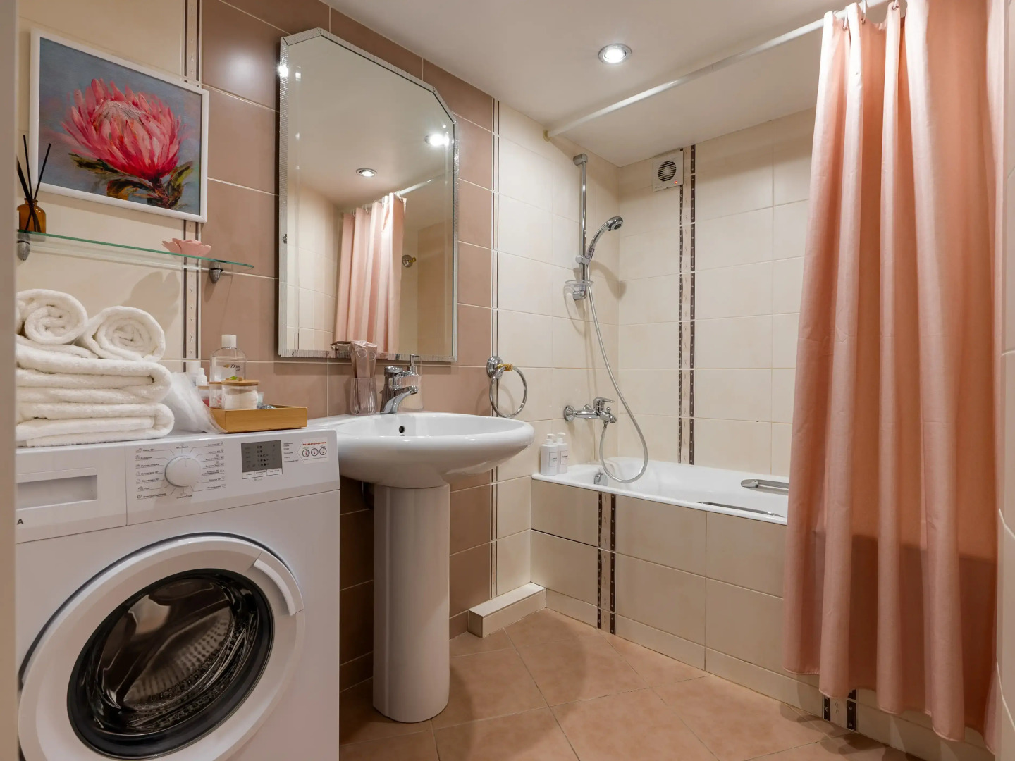 Апартаменты Granada атмосферная двухъярусная квартира-студия в историческом центре города рядом с Таврическим садом