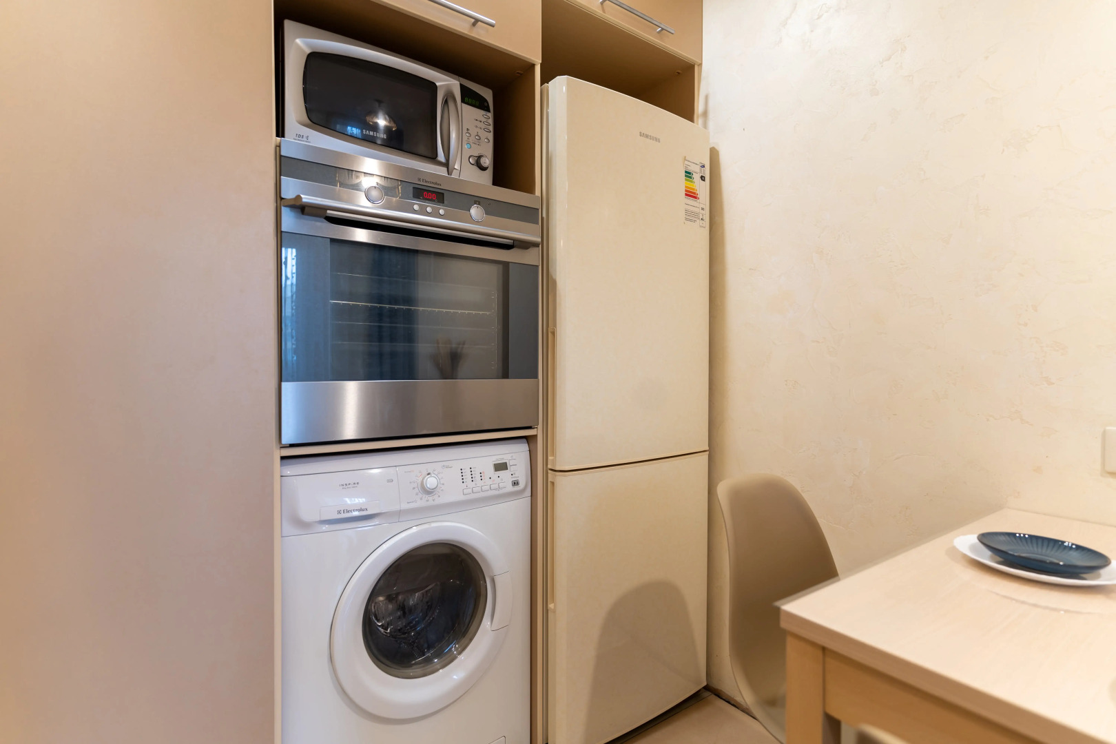 Апартаменты Трёхкомнатные с джакузи на Антона Валека 12