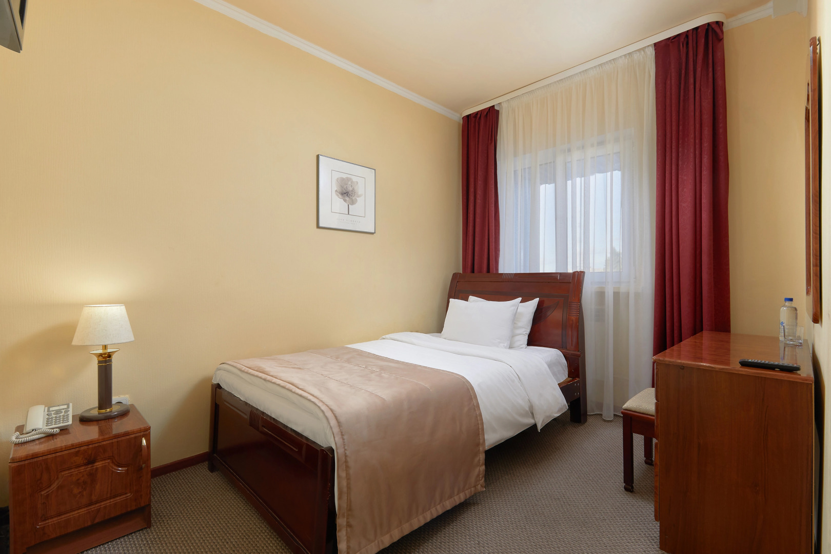 Отель Ленская