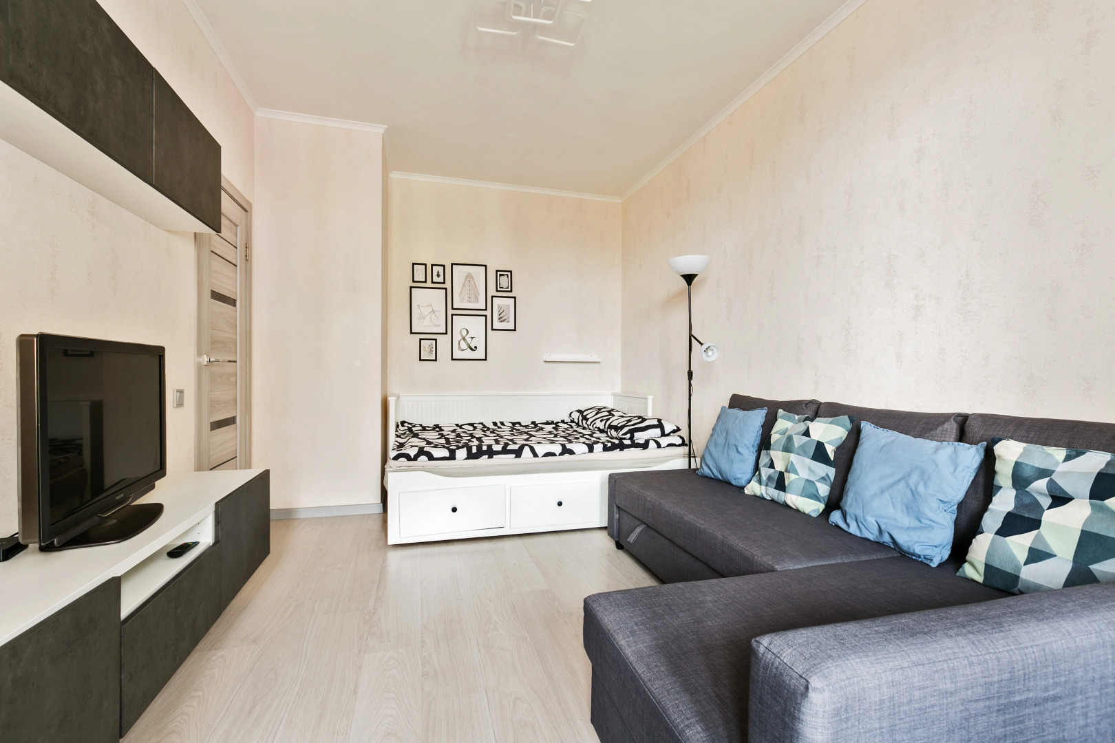 Квартира MaxRealty24 Германа Титова 6