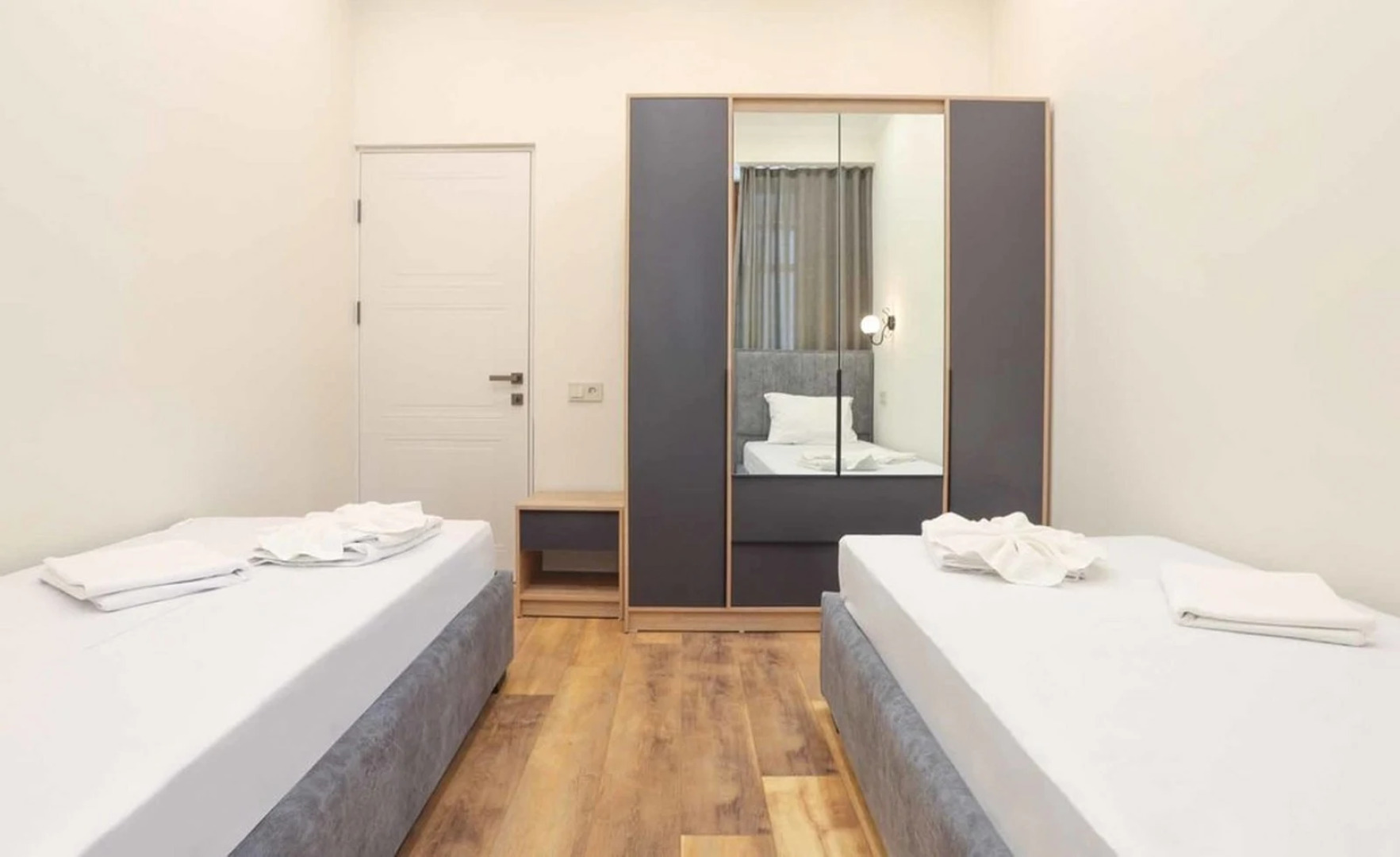 Апартаменты on Yekmalyan Str. 1-23/2