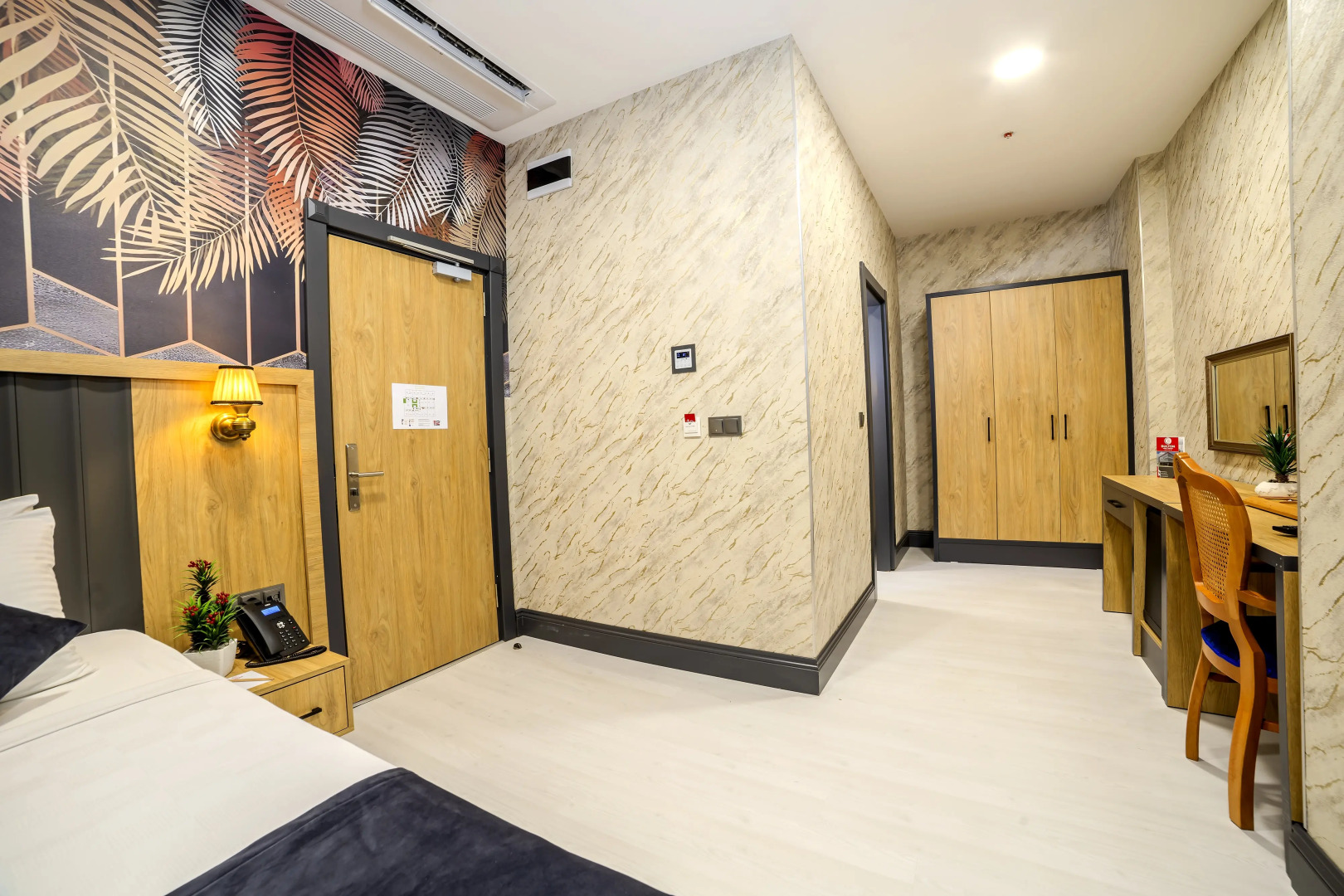 Bulton Hotel Airport