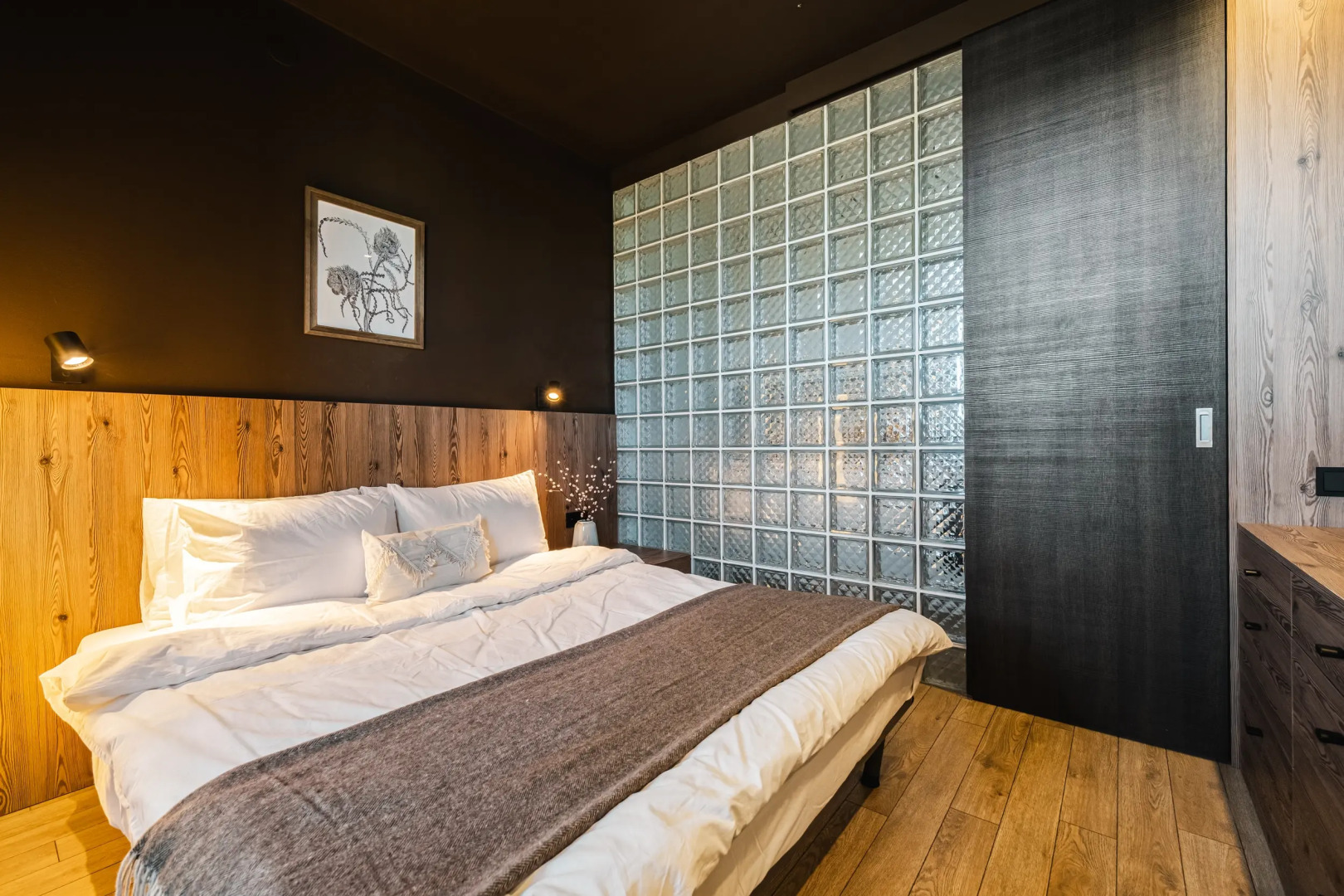 Апартаменты с захватывающим видом на проспект Дзержинского