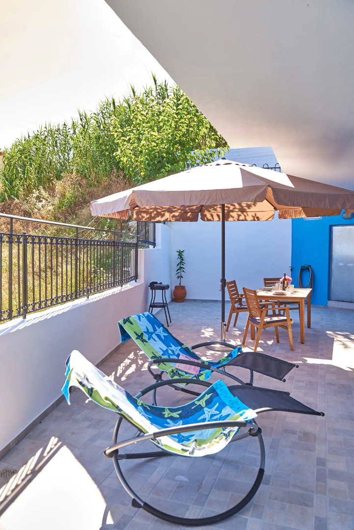 Отель Lake View Suites