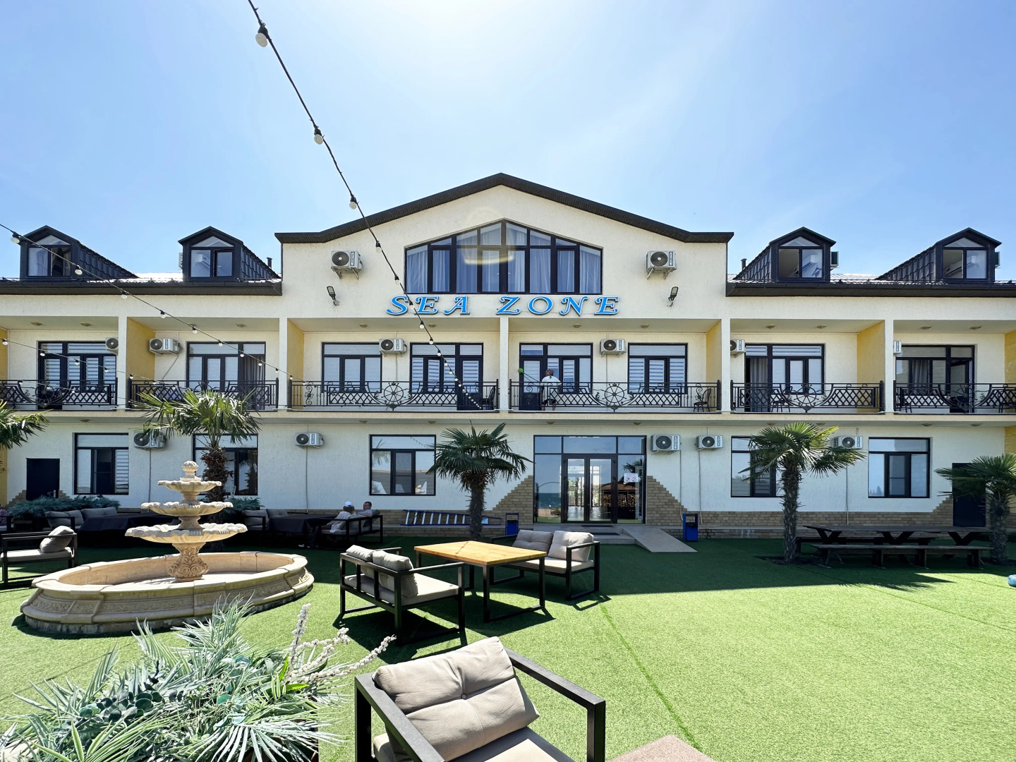 Отель SeaZone
