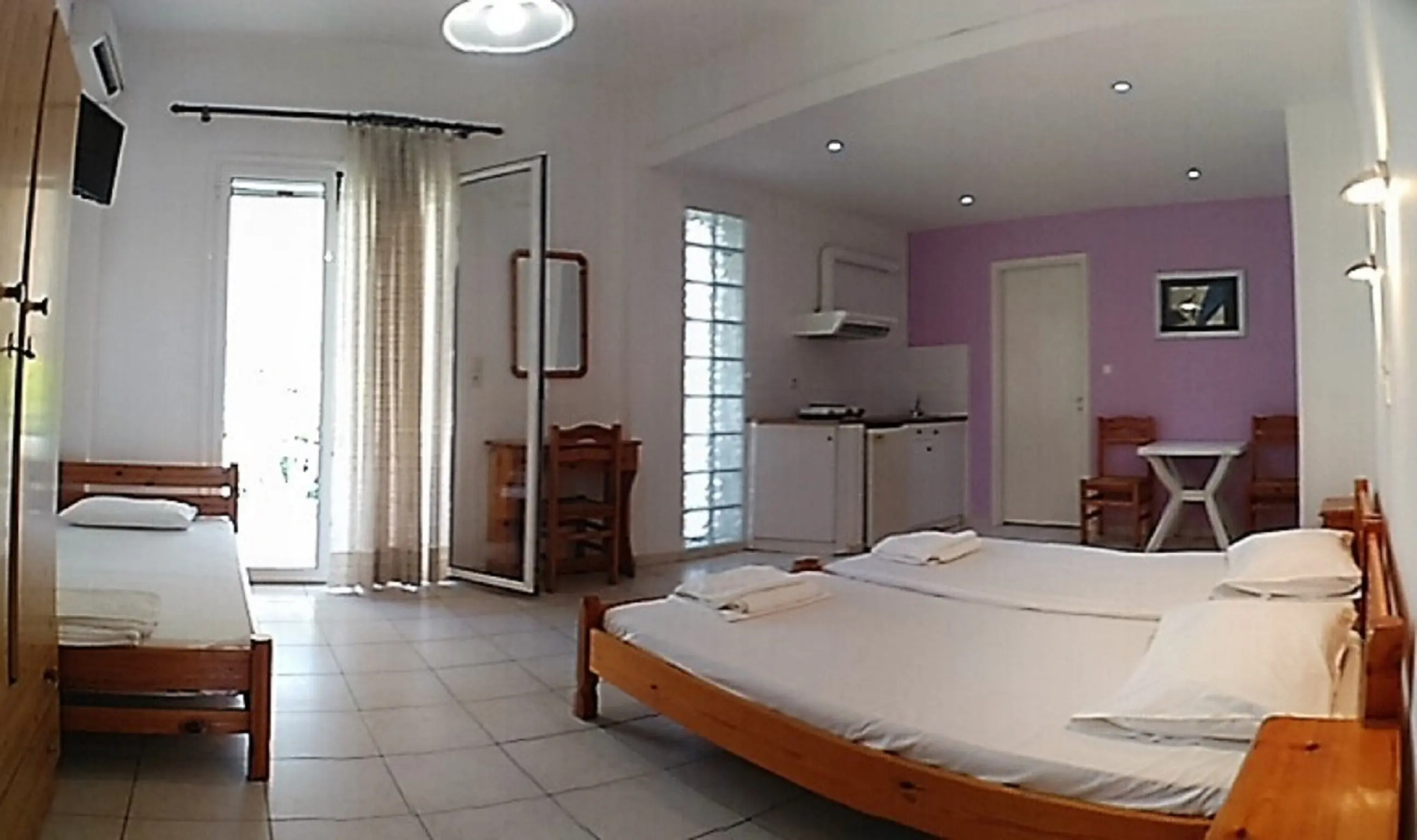Апарт-отель L.A. Aeolus Apartments and Studios