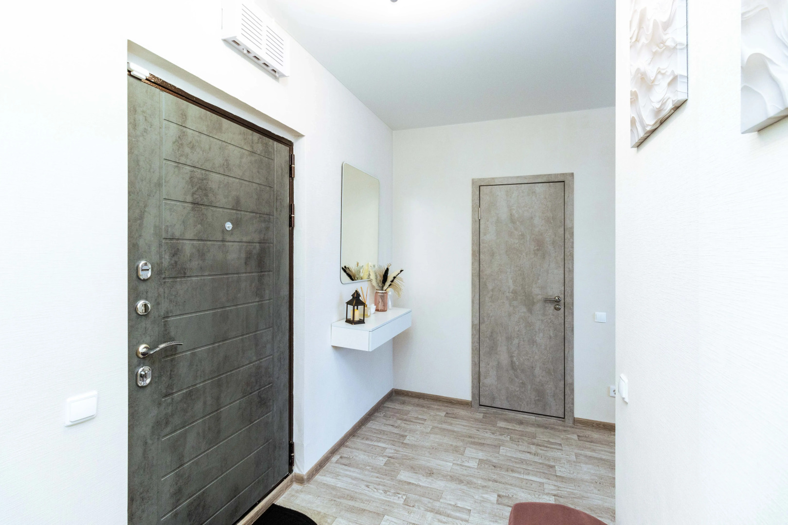 Квартира комфортные Ивана Захарова 18/2