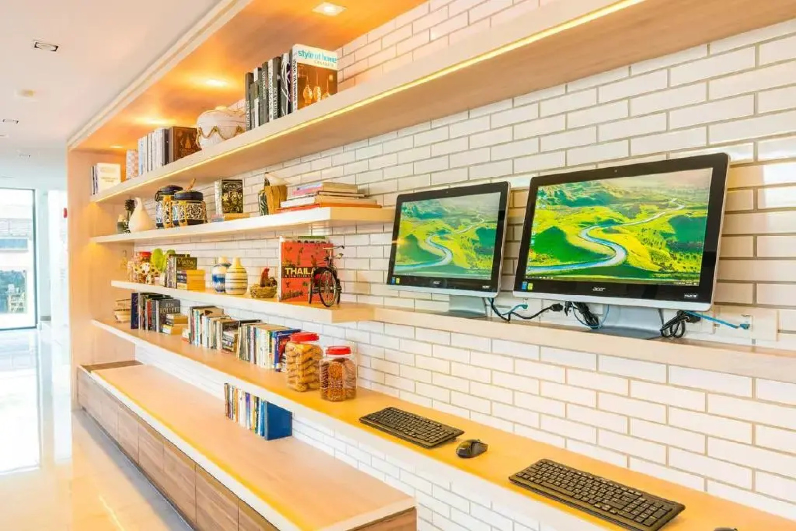 Отель Koon Hotel Sukhumvit