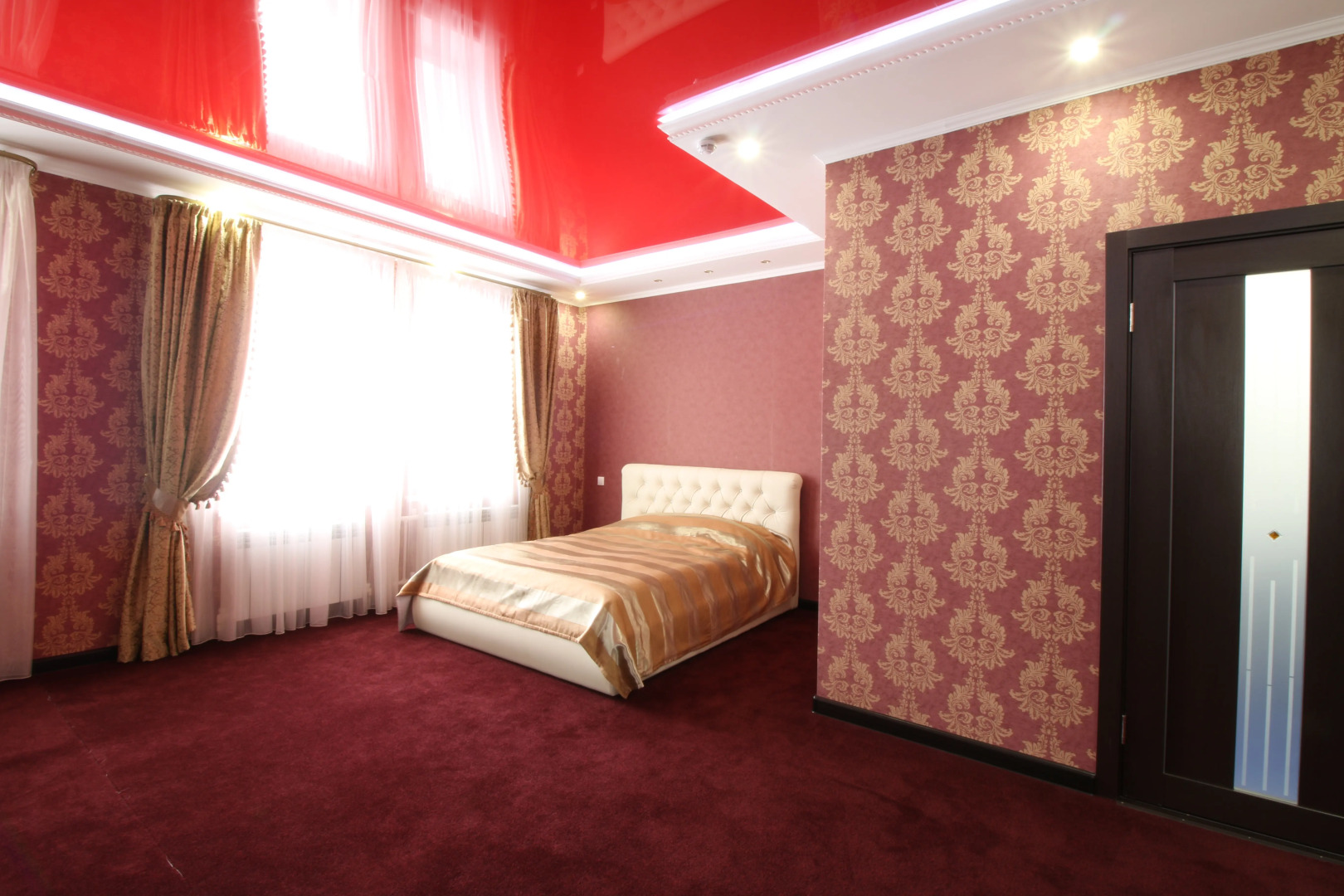 Отель Империал