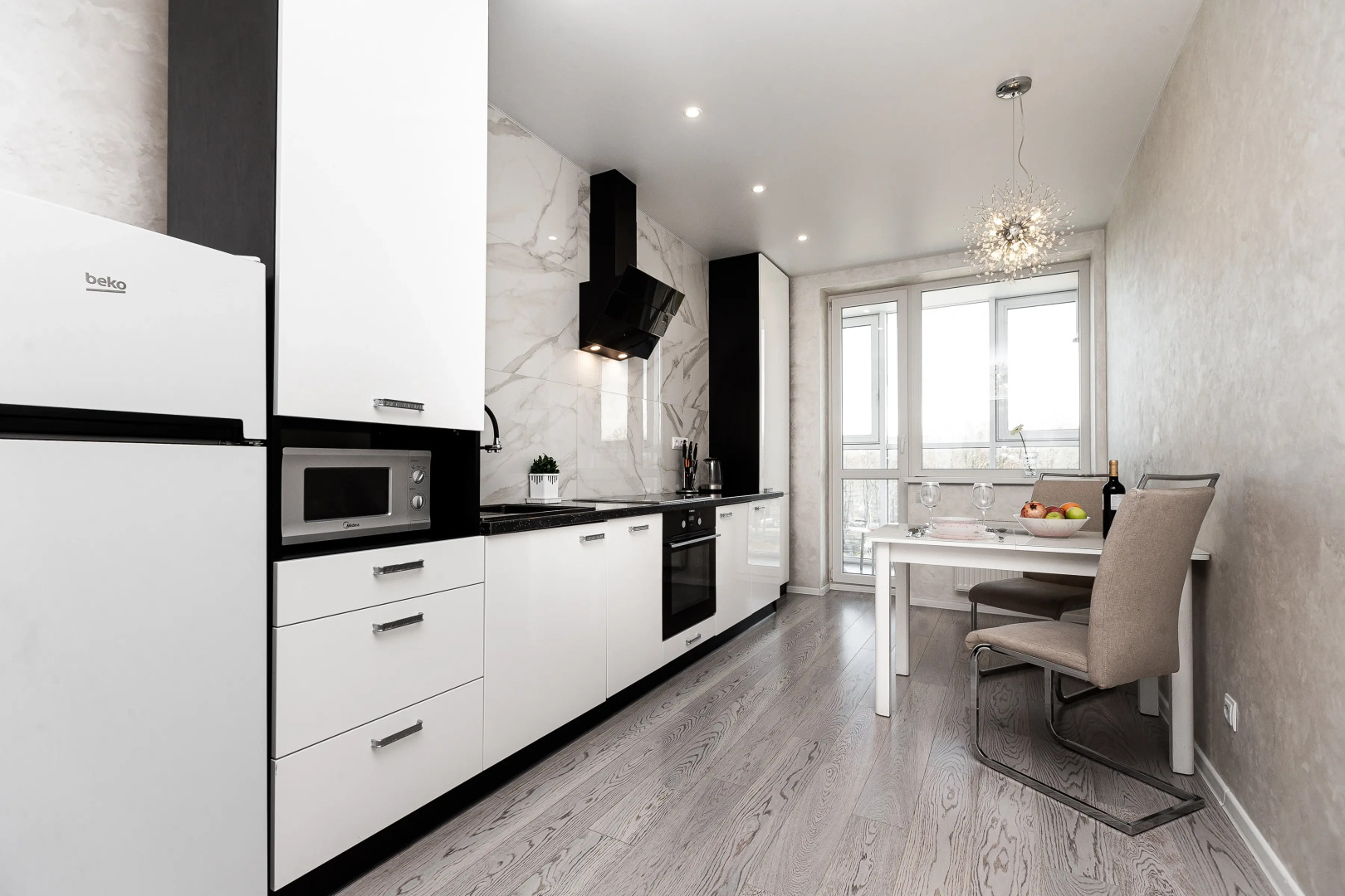 Апартаменты комфортные с прекрасным видом у площади Победы