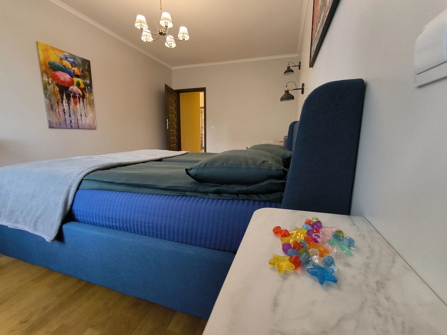 Апартаменты на 8-м этаже в центре, 70 кв. м.