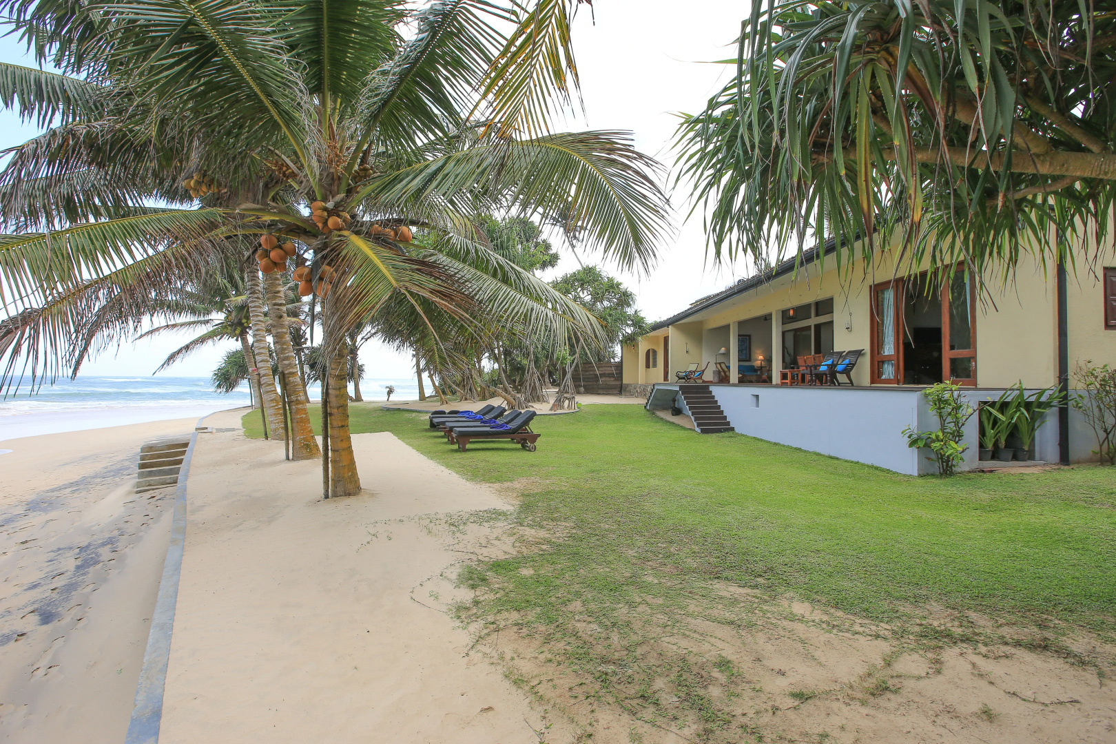 South Point Villa - 3 bedroom Beach Front Villa