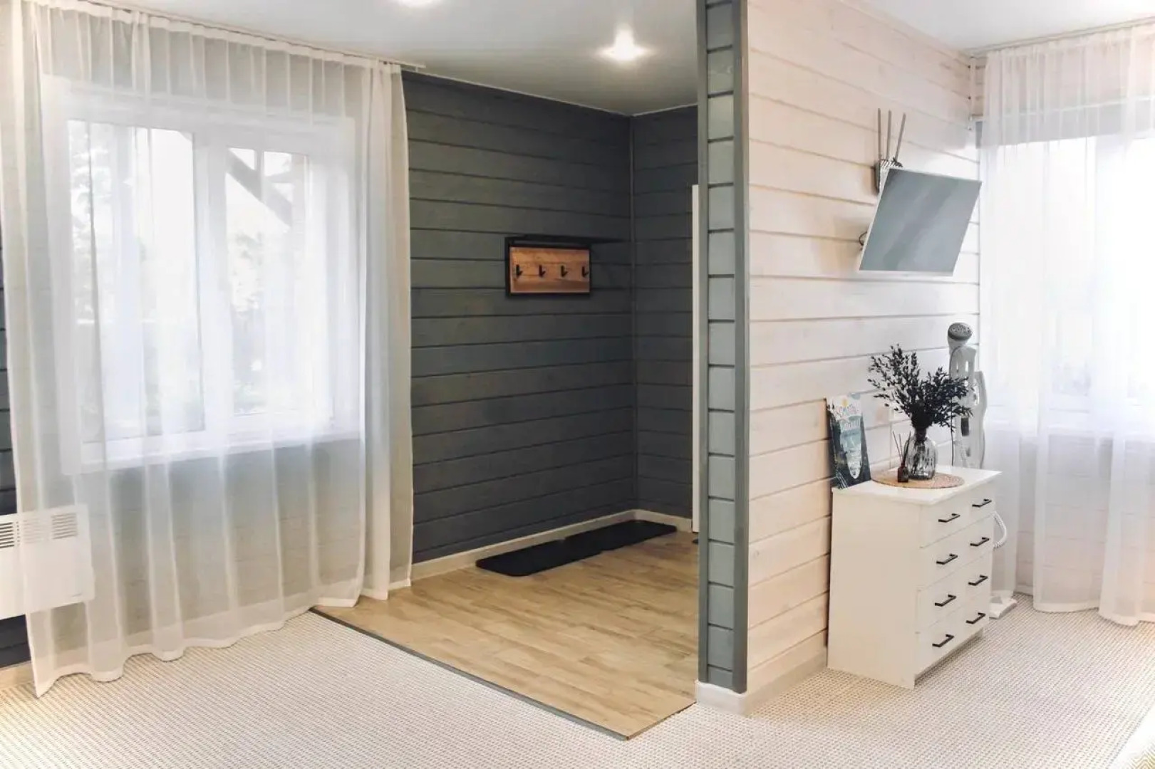 Частный дом ХВОЯ в окружении кедрового леса