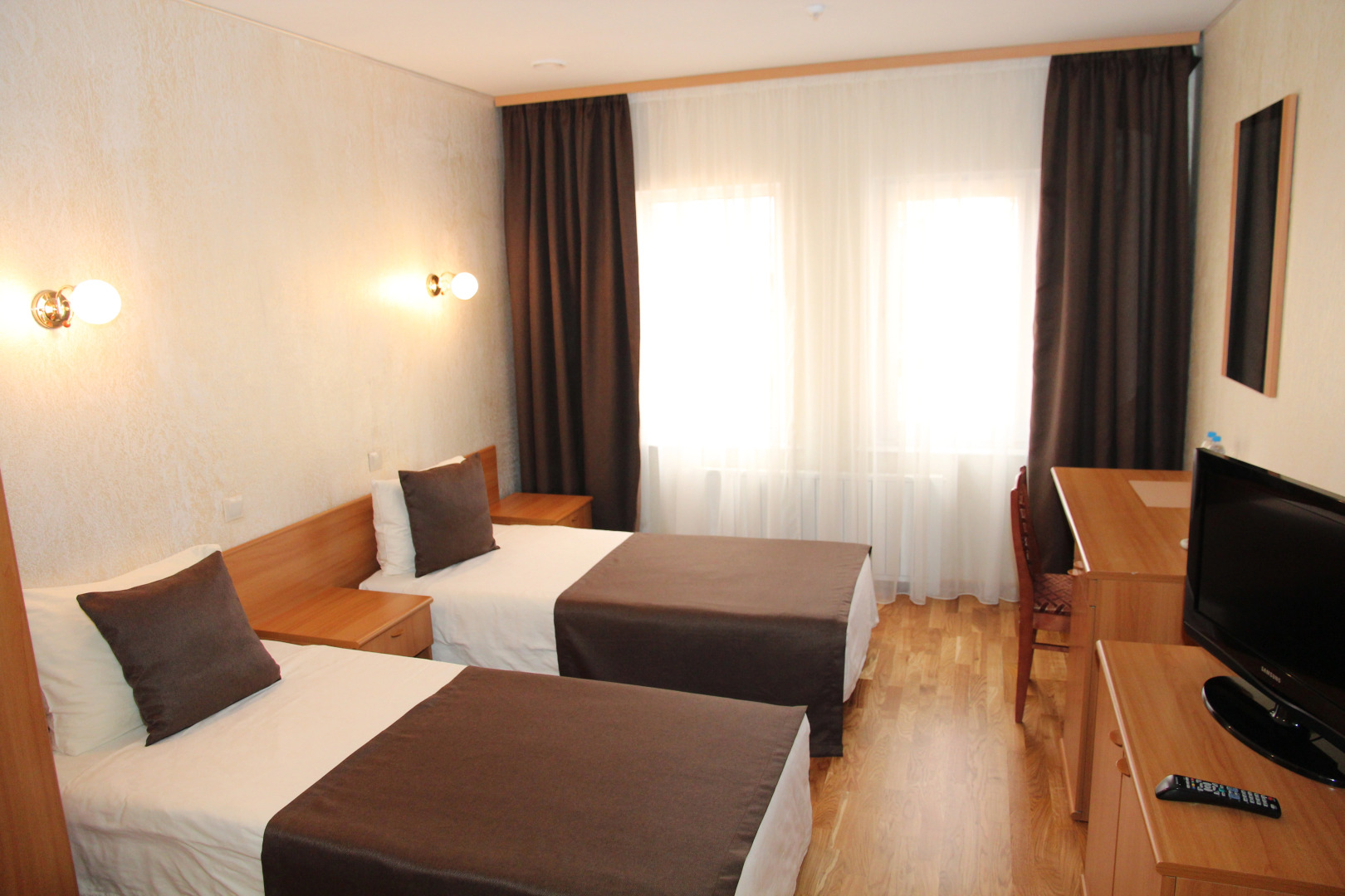 Отель Четыре Короны