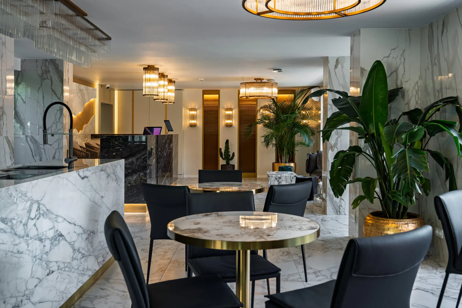 Отель BOUTIQUE HOTEL EMBARGO