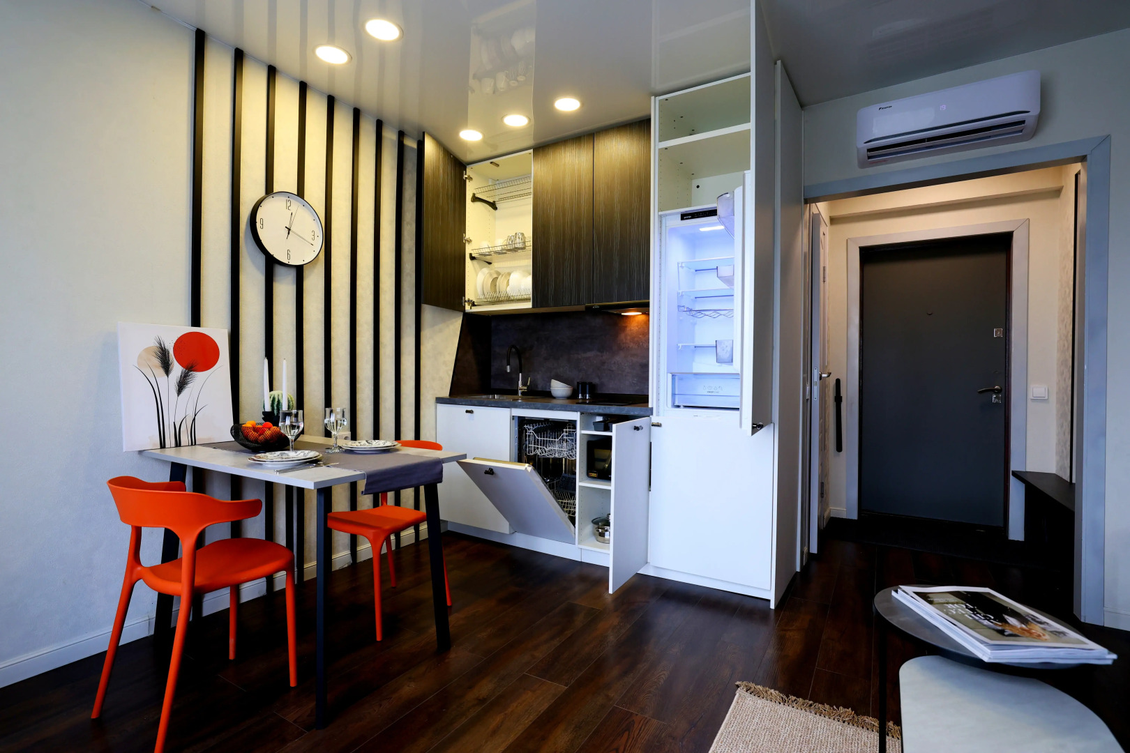 Квартира Стильная Современная с Проектором для Уютных Вечеров в Историческом Центре Города