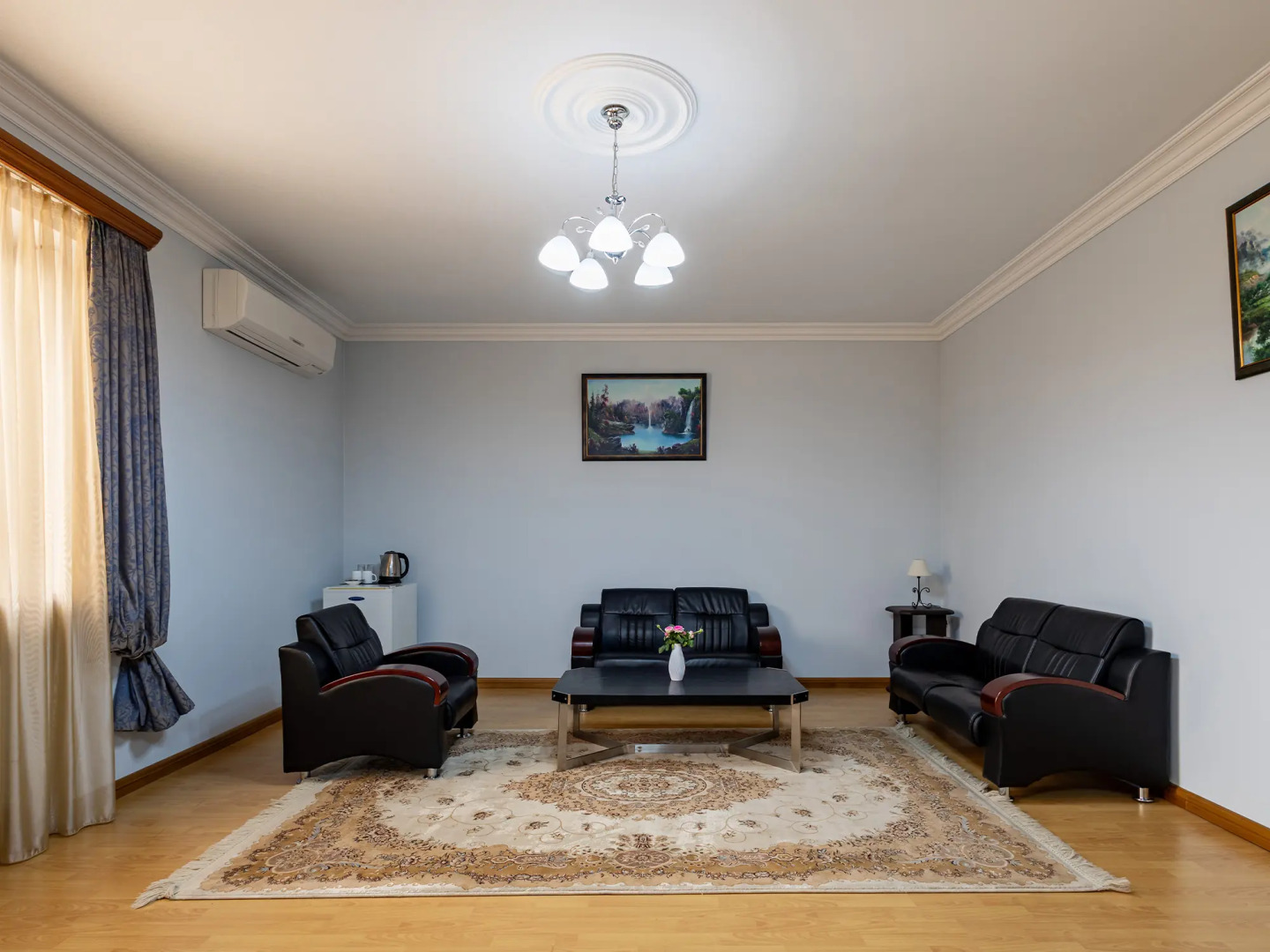 Отель La Defense Yerevan