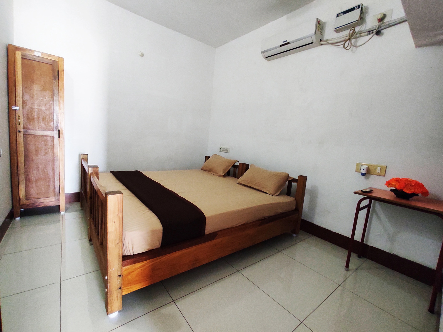 Отель Manora Residency