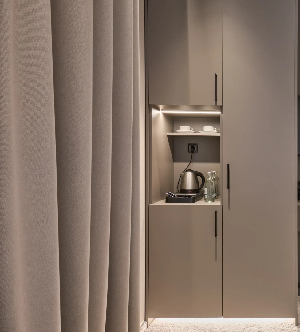 Отель SLIDE Bleisure & MICE