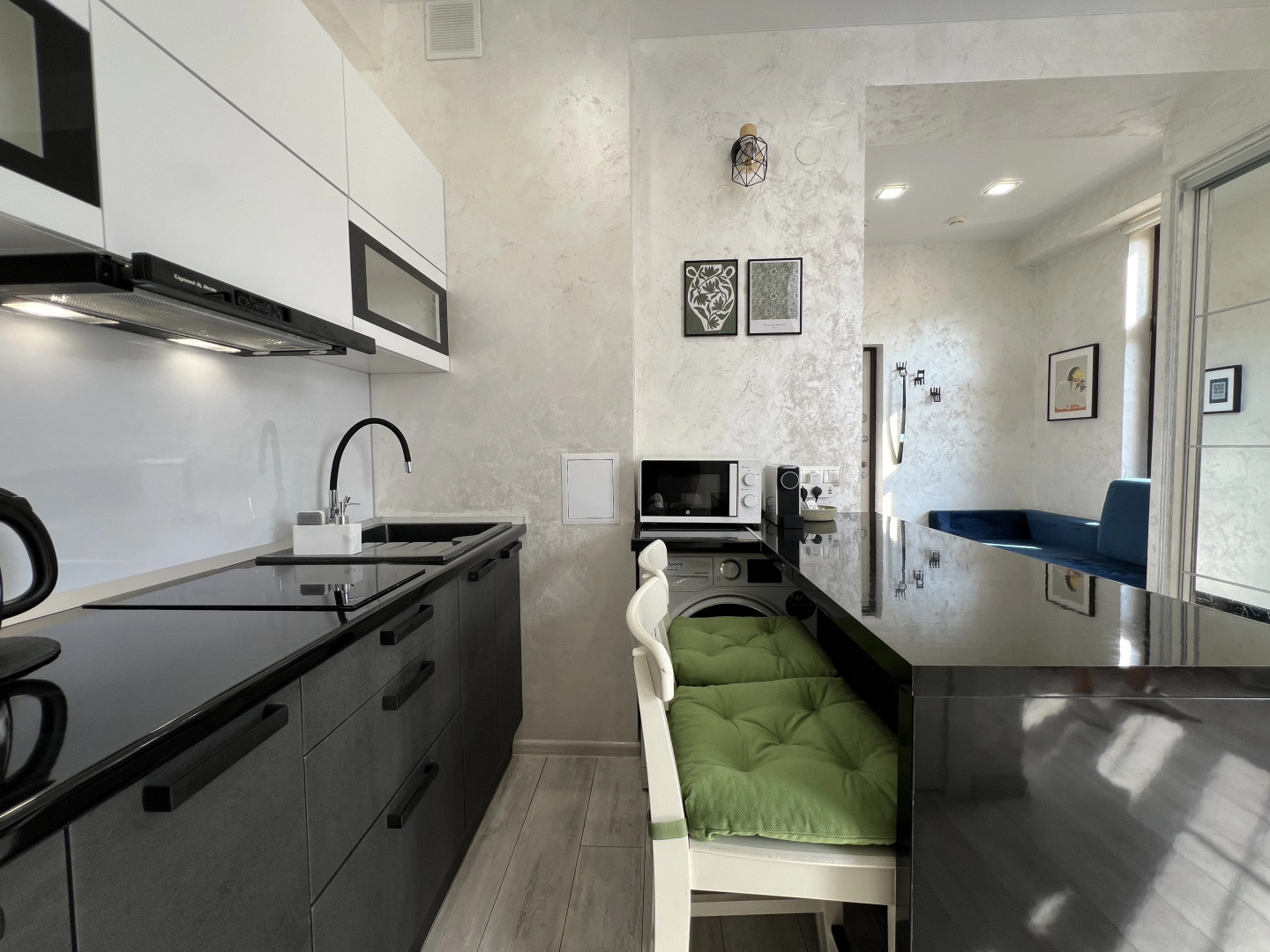 Двухкомнатные Апартаменты с Видом на Горы