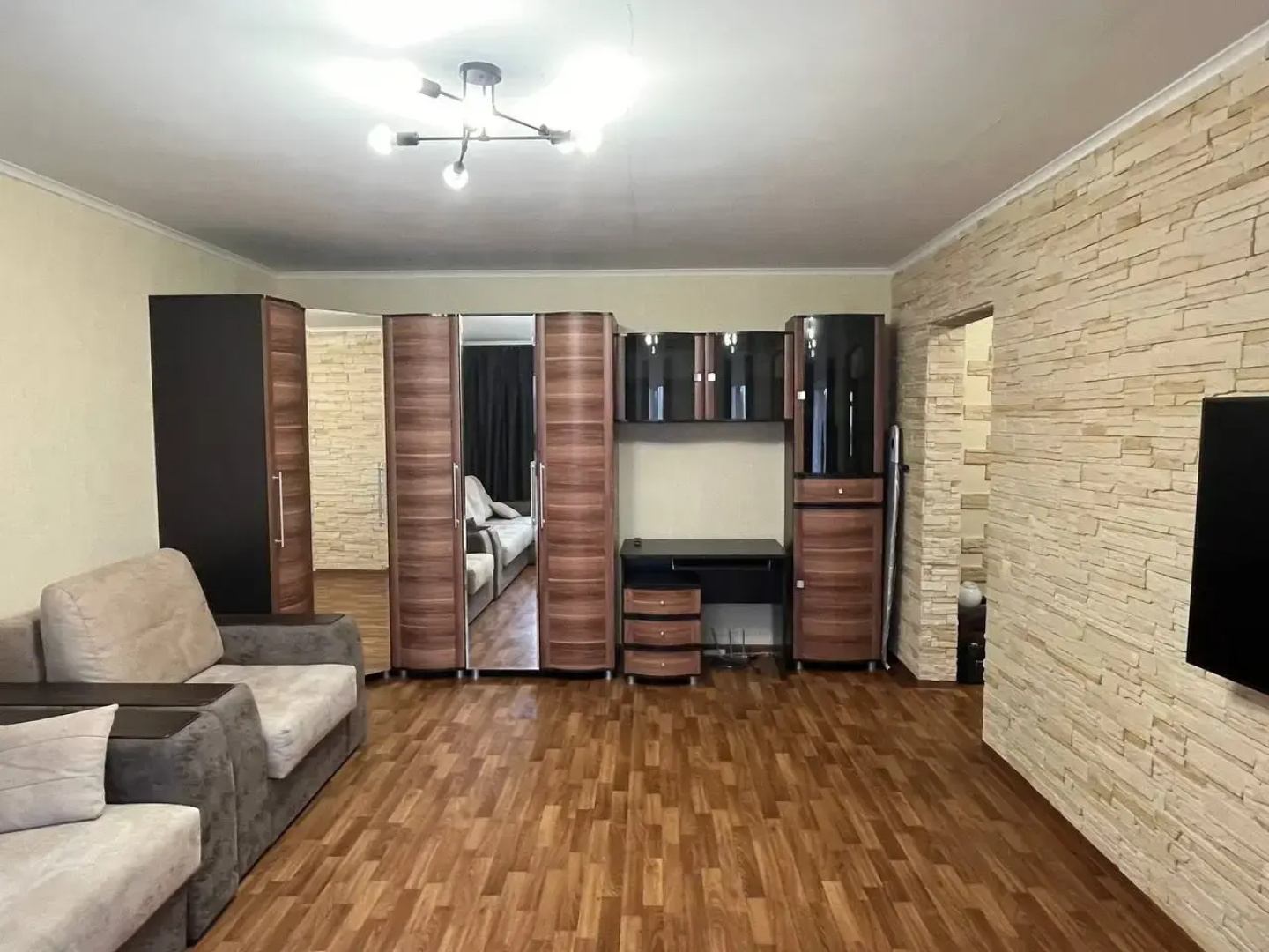 Квартира ОренРент у ТЦ Карачи