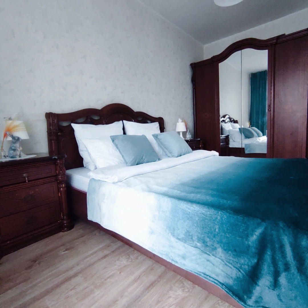 Апартаменты Просторная Двух Комнатная Квартира с Парковкой во дворе