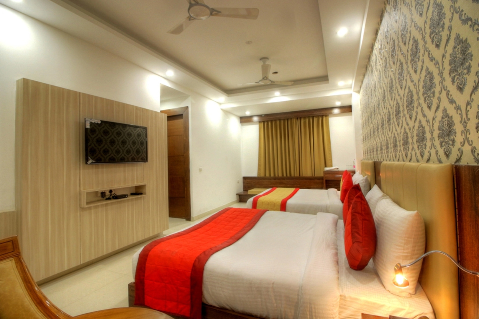 Отель Almati Inn at Delhi Airport