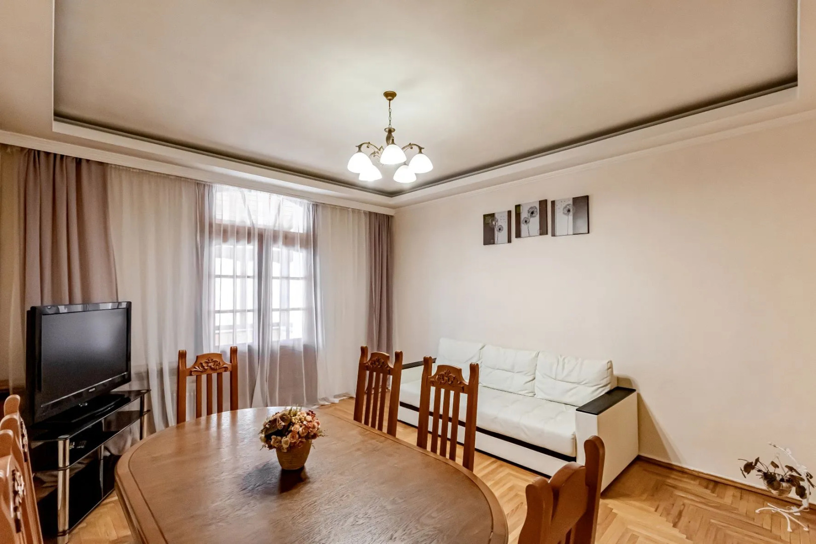 Апартаменты на Куйбышева Ирины Савельевой в центре курортного бульвара