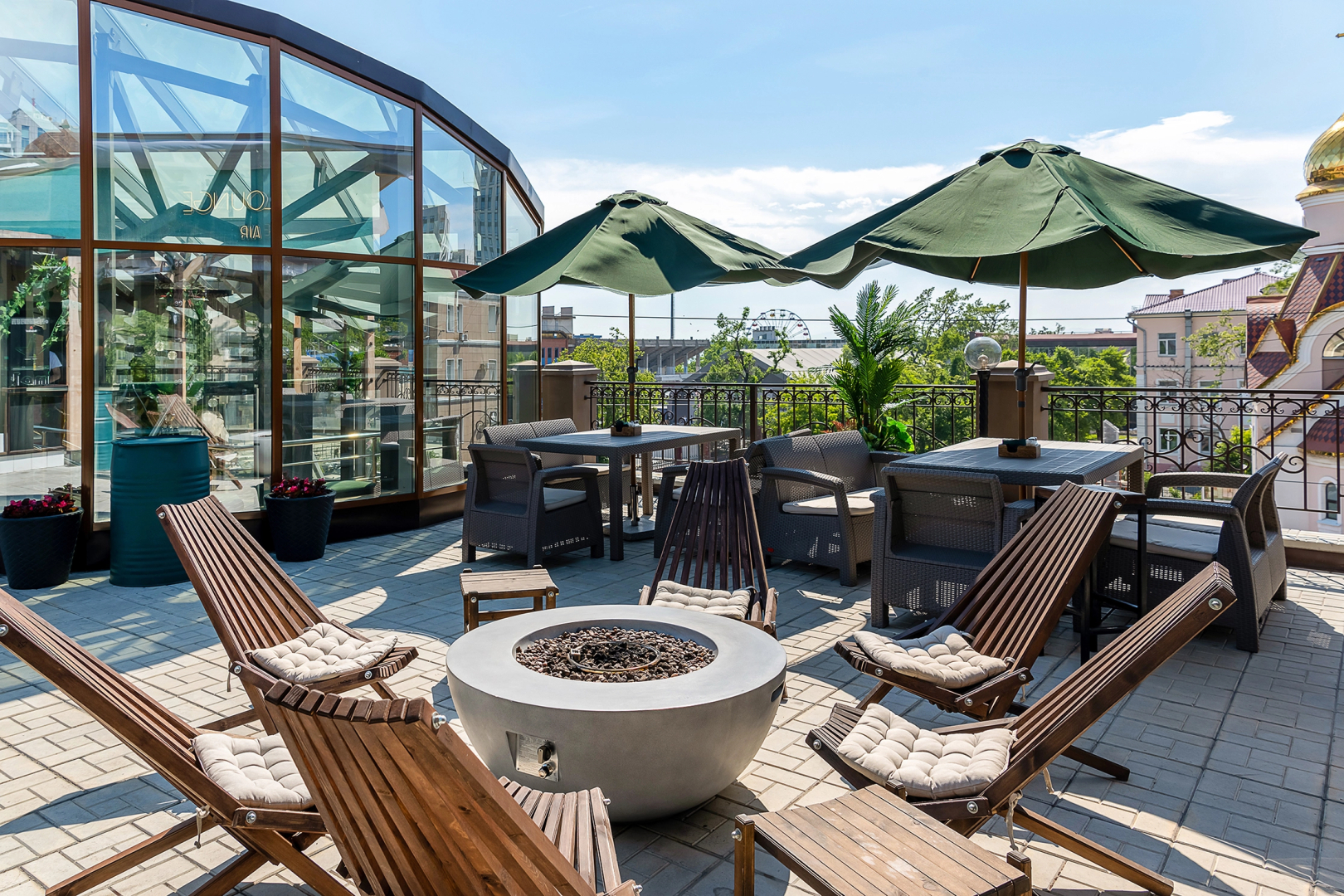 Отель V Hotel&Rooftop Lounge