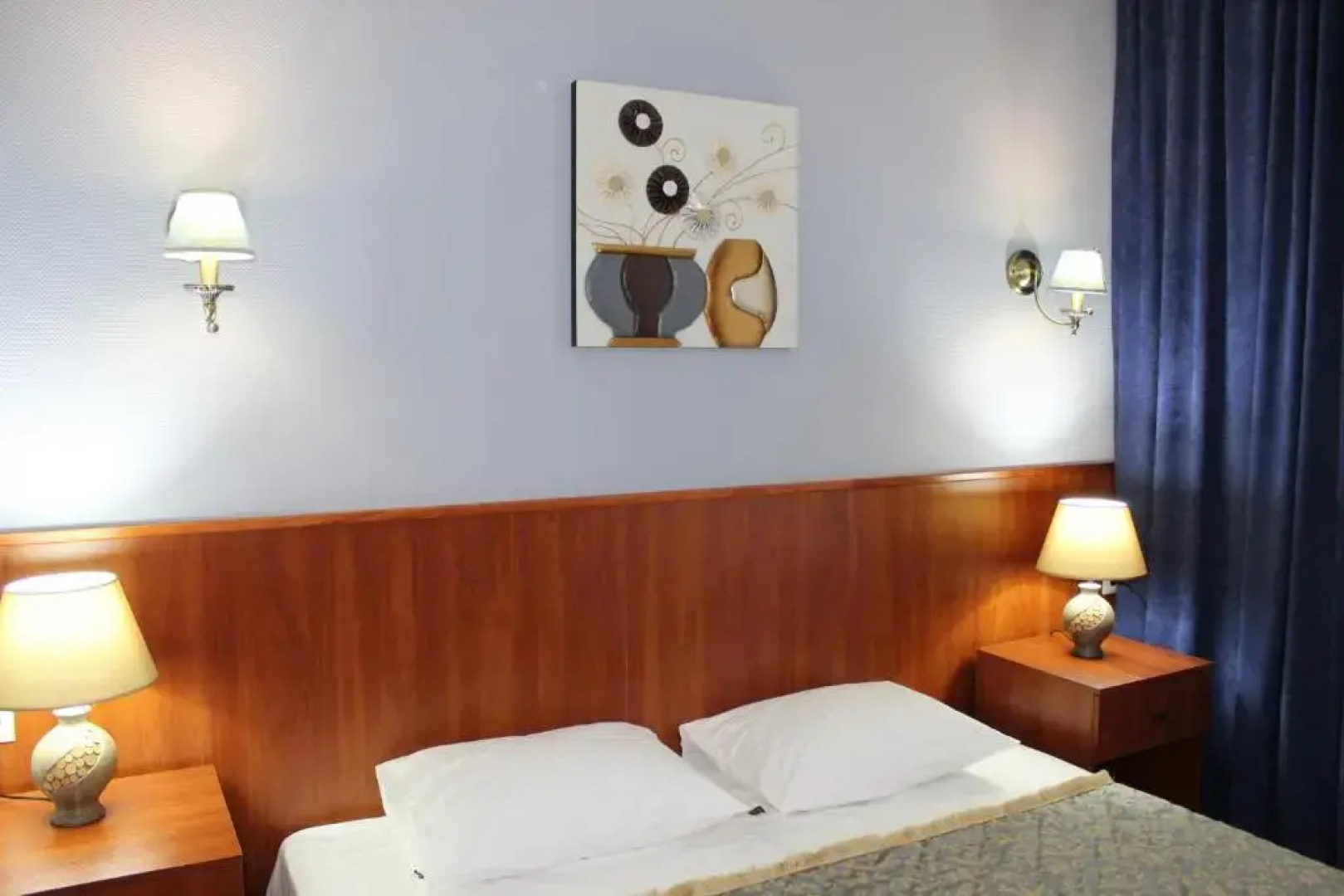 Отель Continent