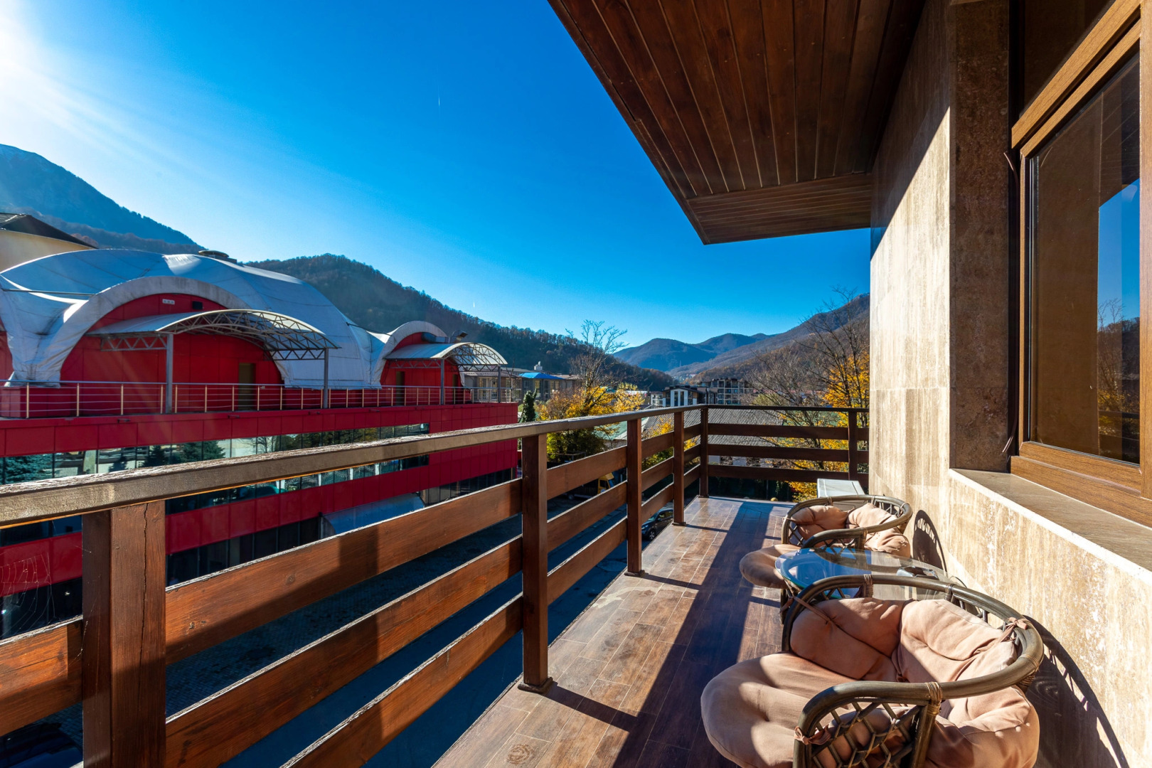 Квартира Номер в Отеле с Балконом Шикарным Видом на Горы