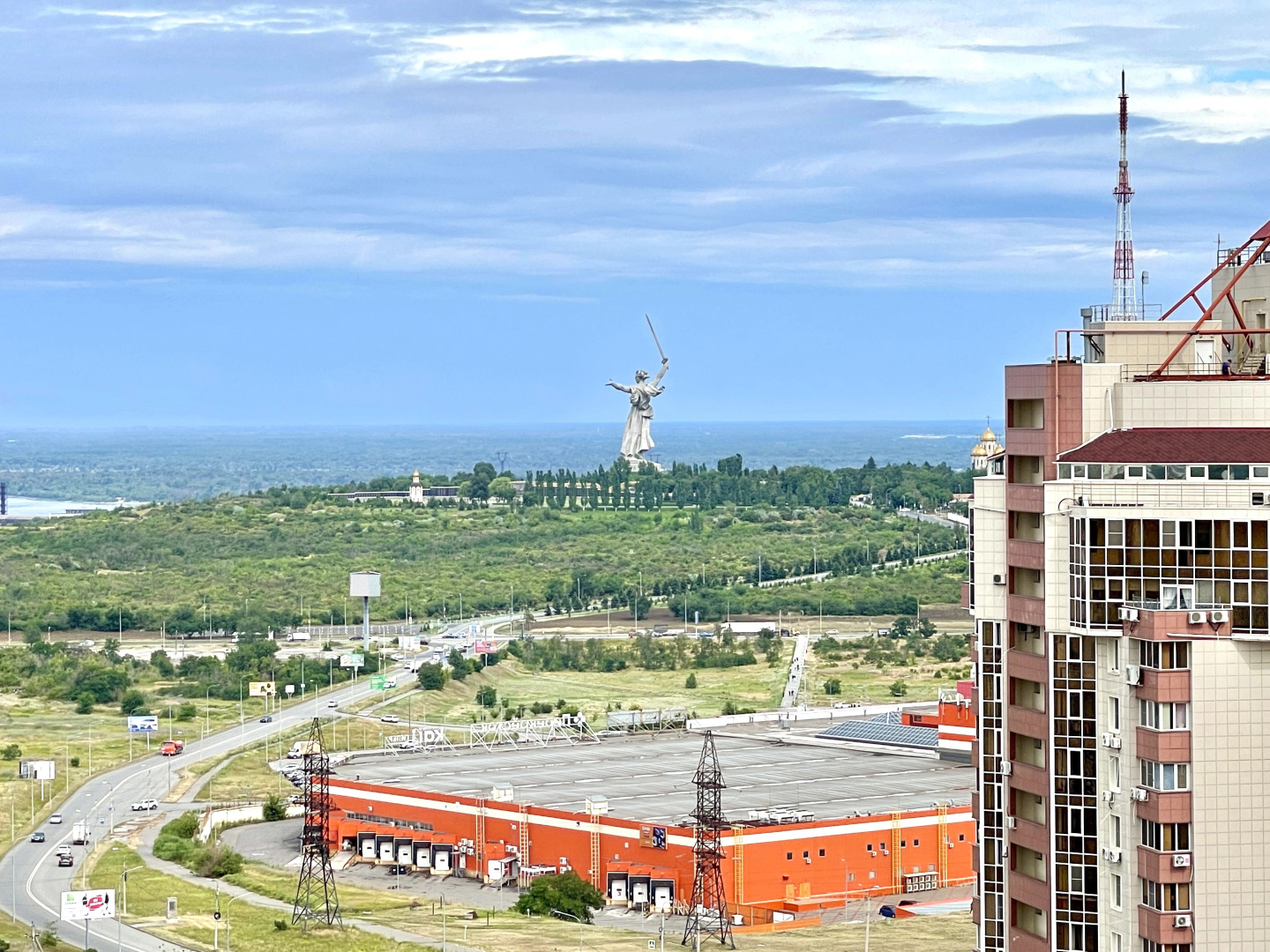 Апартаменты Шикарные апартаменты с видом на Мамаев Курган