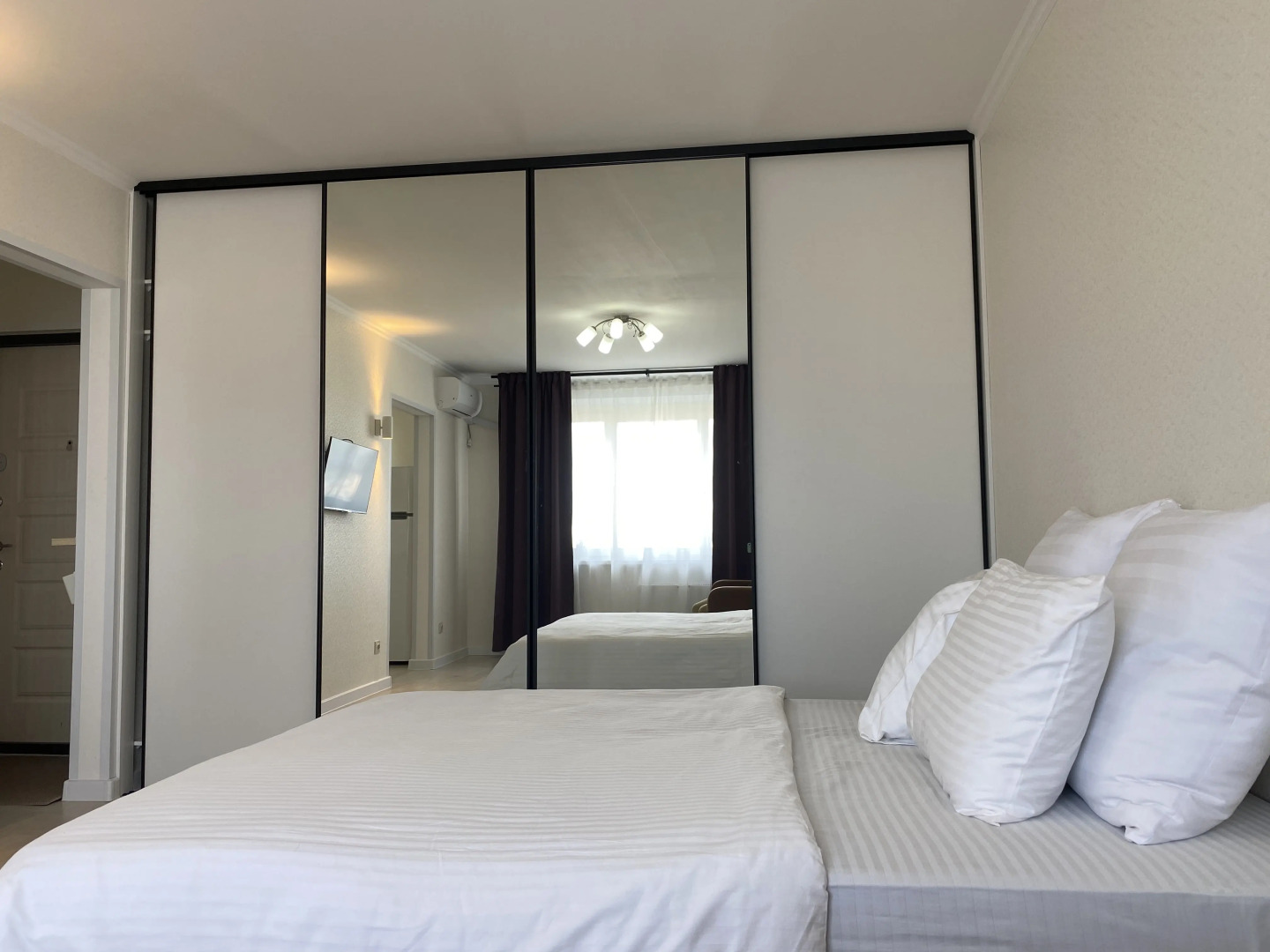 Квартира Современная рядом с ТЦ Остров Arendatmn24