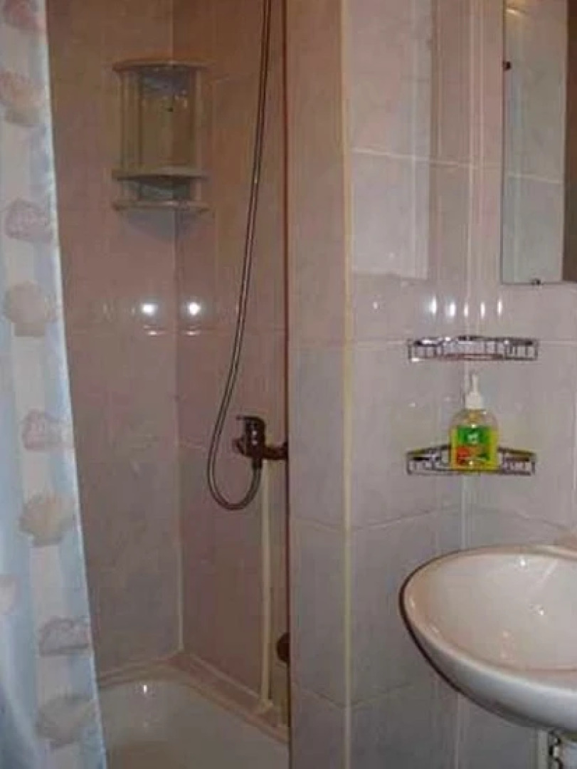 Апартаменты Салют Школьная 4