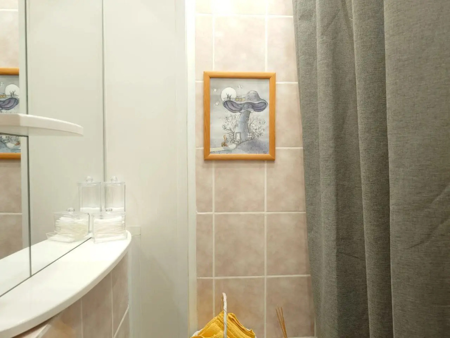 Квартира Студия с авторским декором Сказочный лес в красивом доме