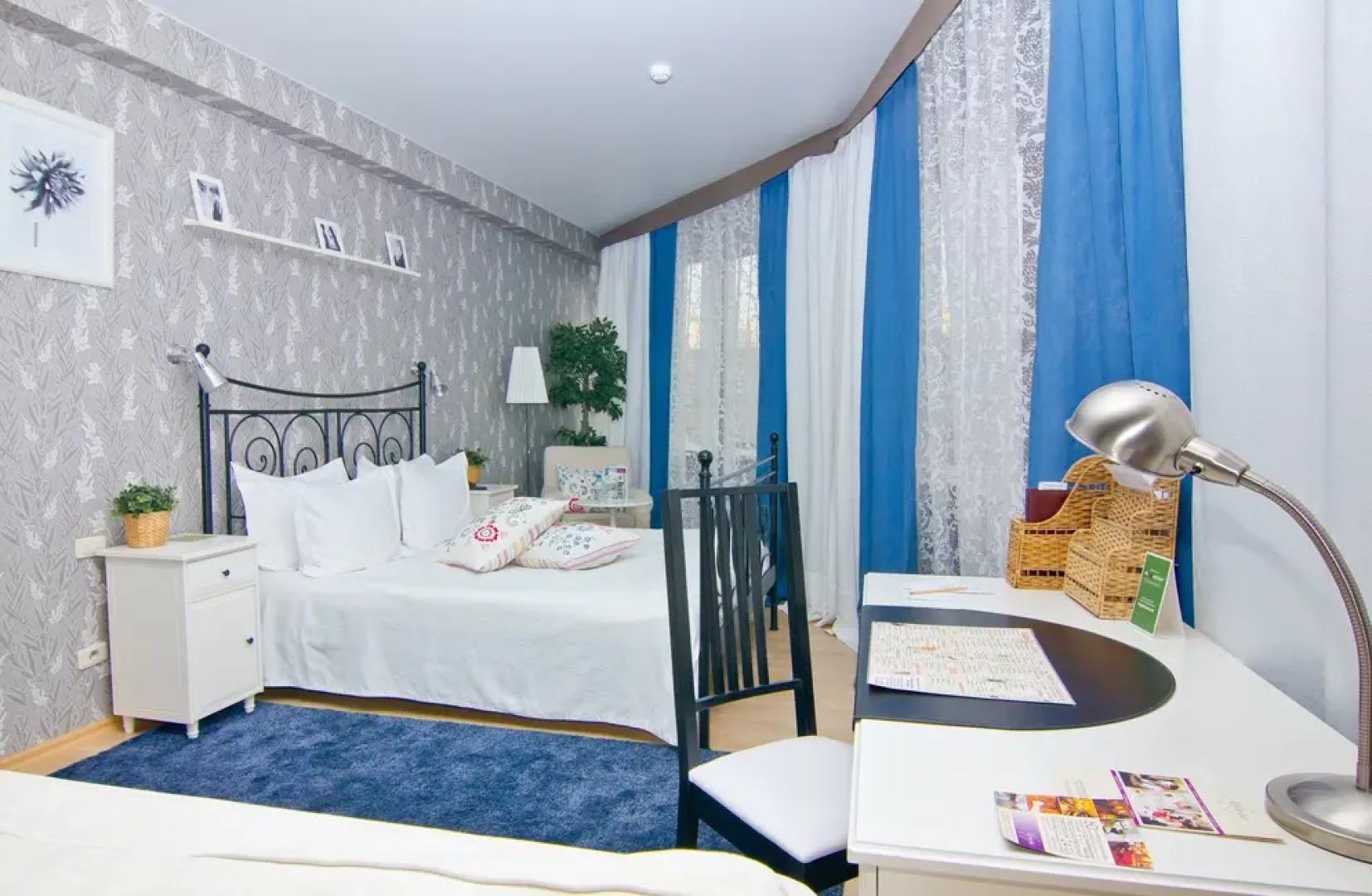 Отель Аврора