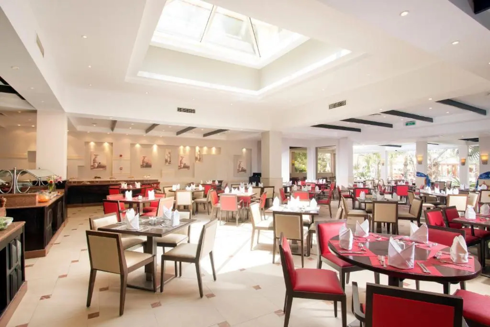 Курортный Отель Swiss Inn Pyramids Golf Resort