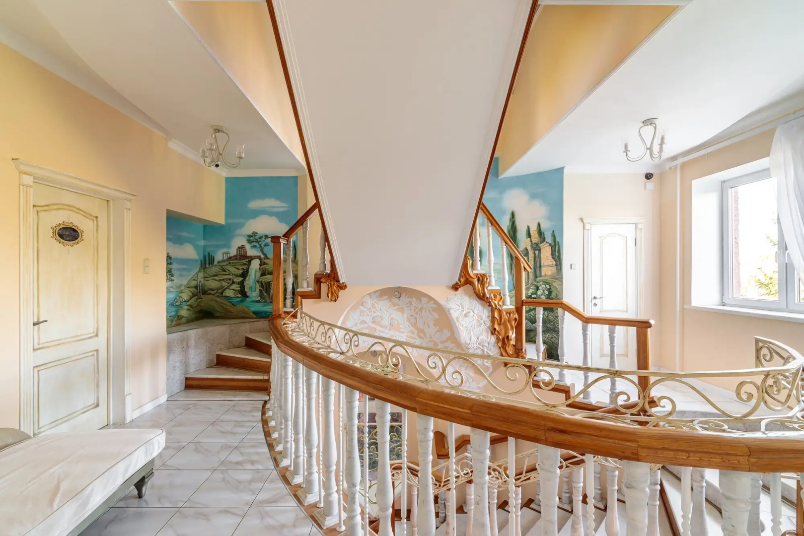 Замок Anstar House Vatutinki