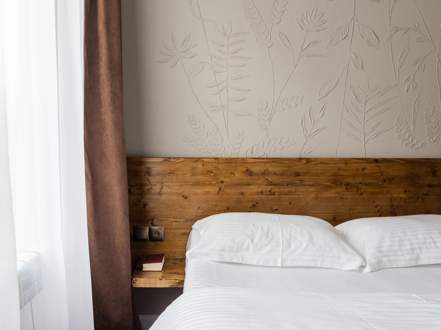 Отель Тихонов