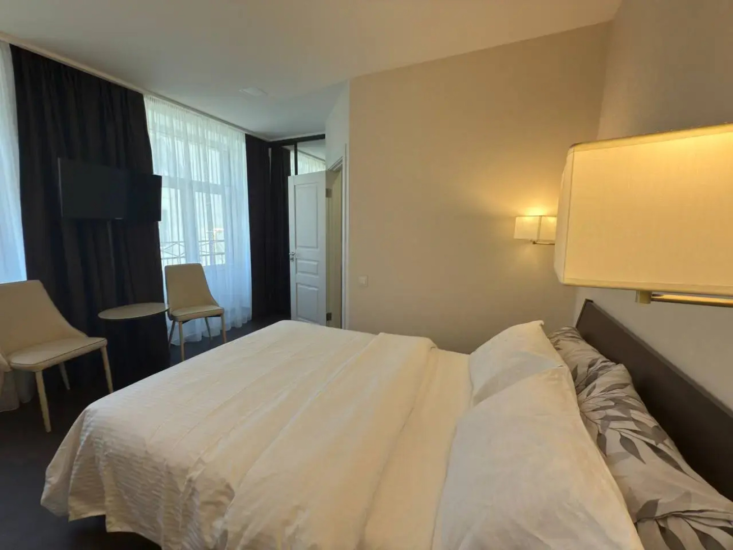 Апартаменты Deluxe c двумя спальнями и сан. узлами на Баумана ApartKazan