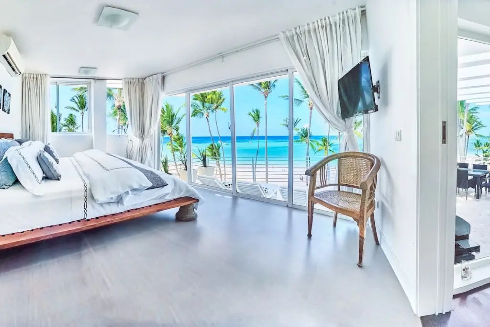 Апартаменты Stunning Ocean View Unique Beach