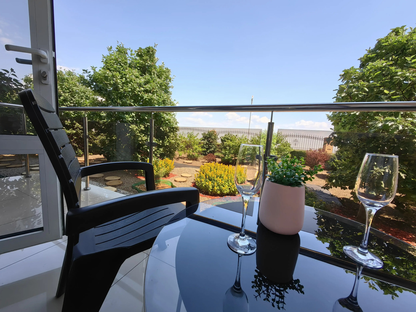 Апартаменты 2х-комнатные на Первой Линии Моря